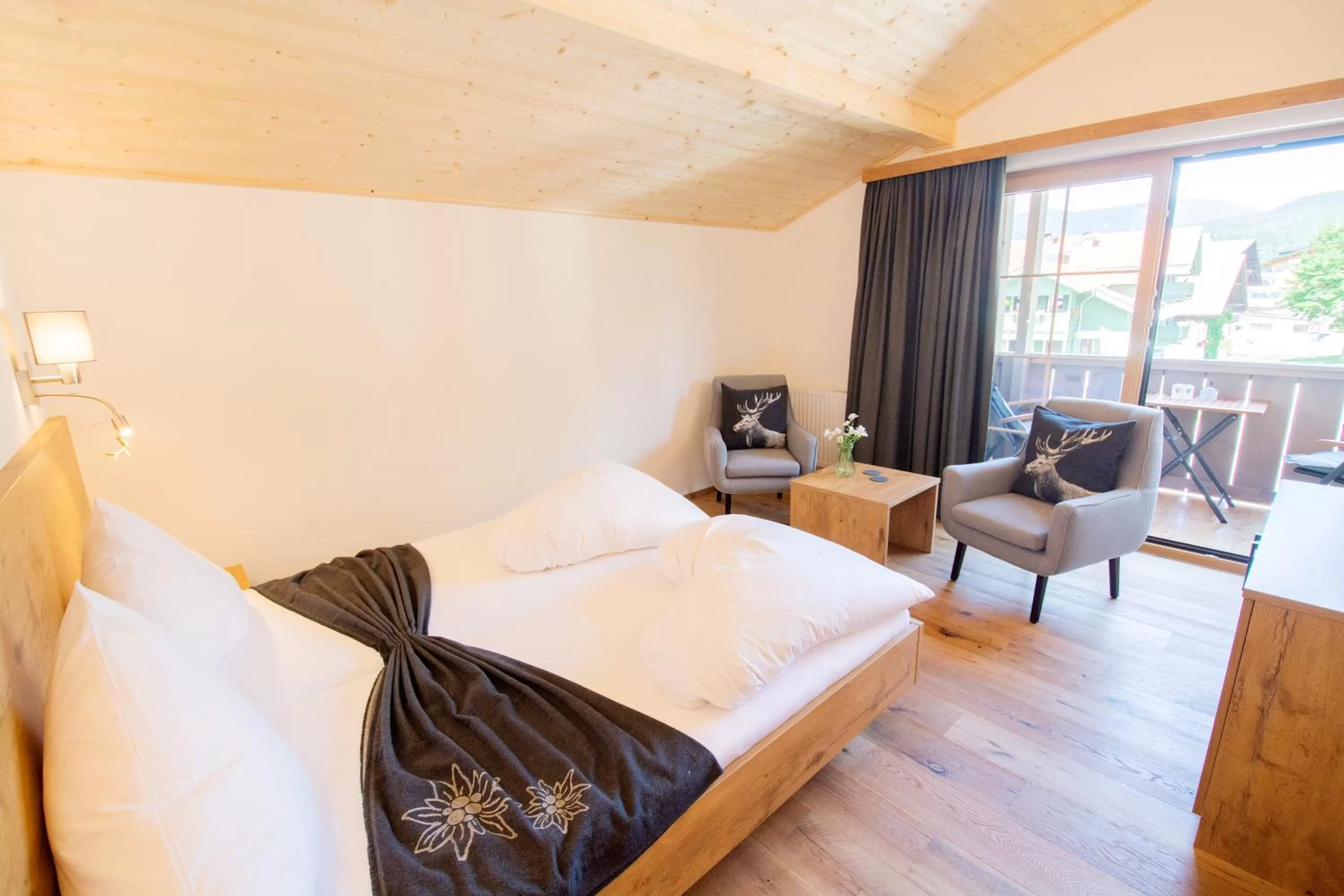 Photo of the whole room, Bed in Hotel zum Urviech -Erwachsenenhotel-