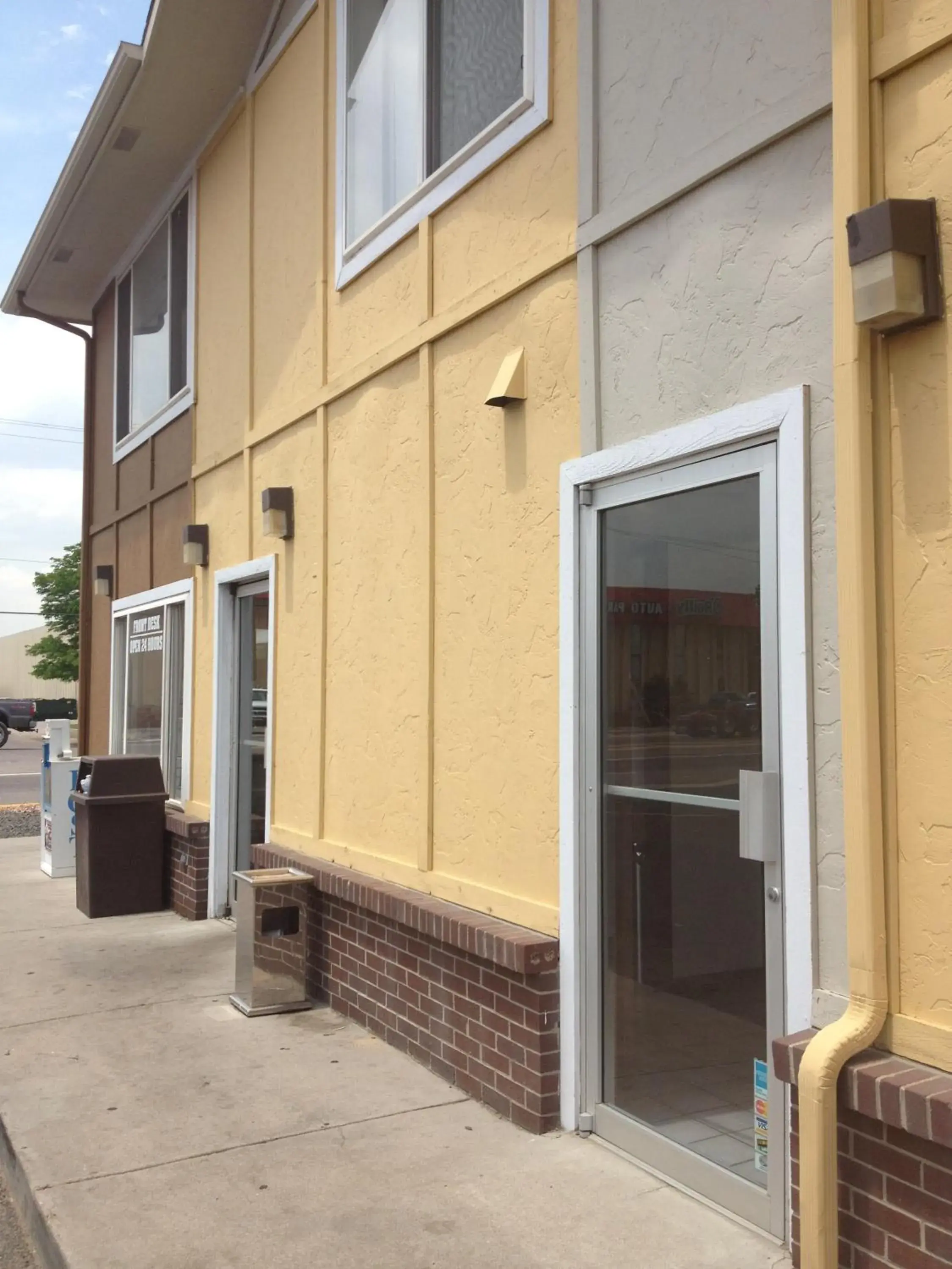 Property building in Super 8 by Wyndham Denver Central Property building in Super 8 by Wyndham Denver Central