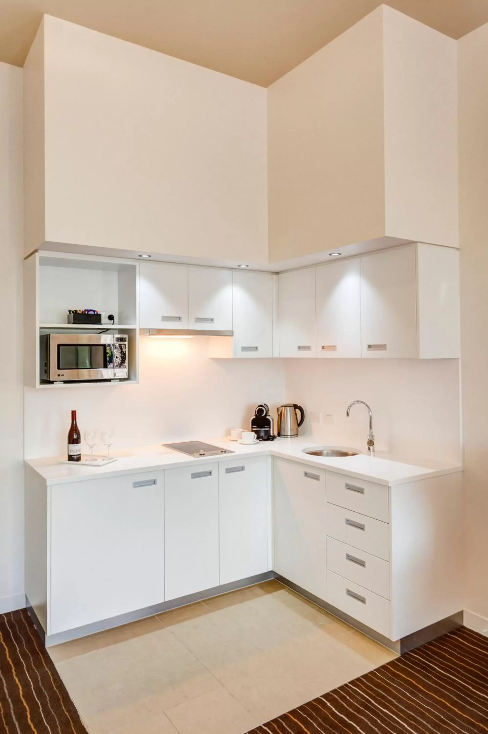 Kitchen or kitchenette, Kitchen/Kitchenette in Mantra Charles Hotel