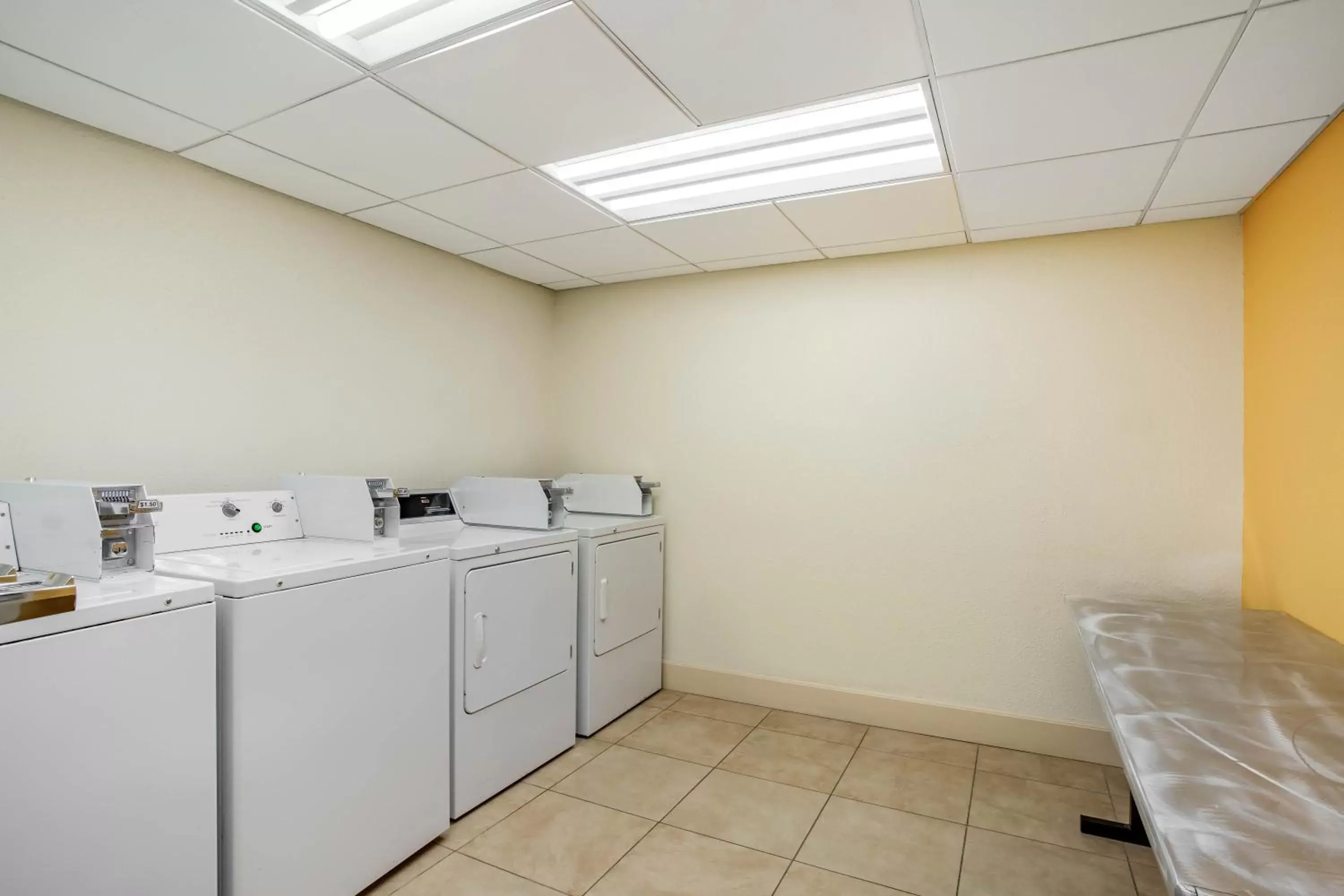 laundry, Kitchen/Kitchenette in La Quinta by Wyndham Danbury