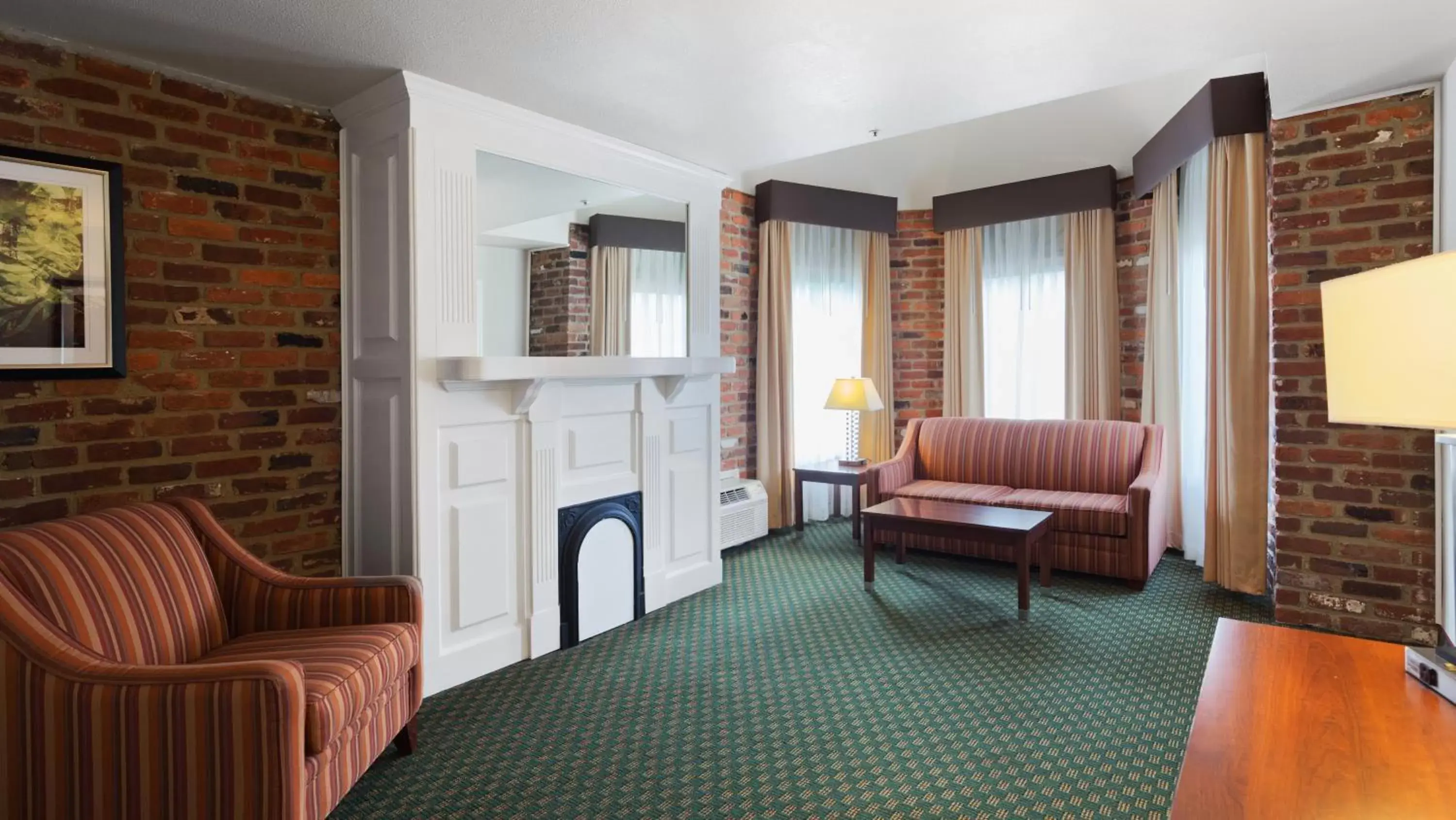 View (from property/room), Seating Area in Best Western PLUS Governor's Inn Richmond