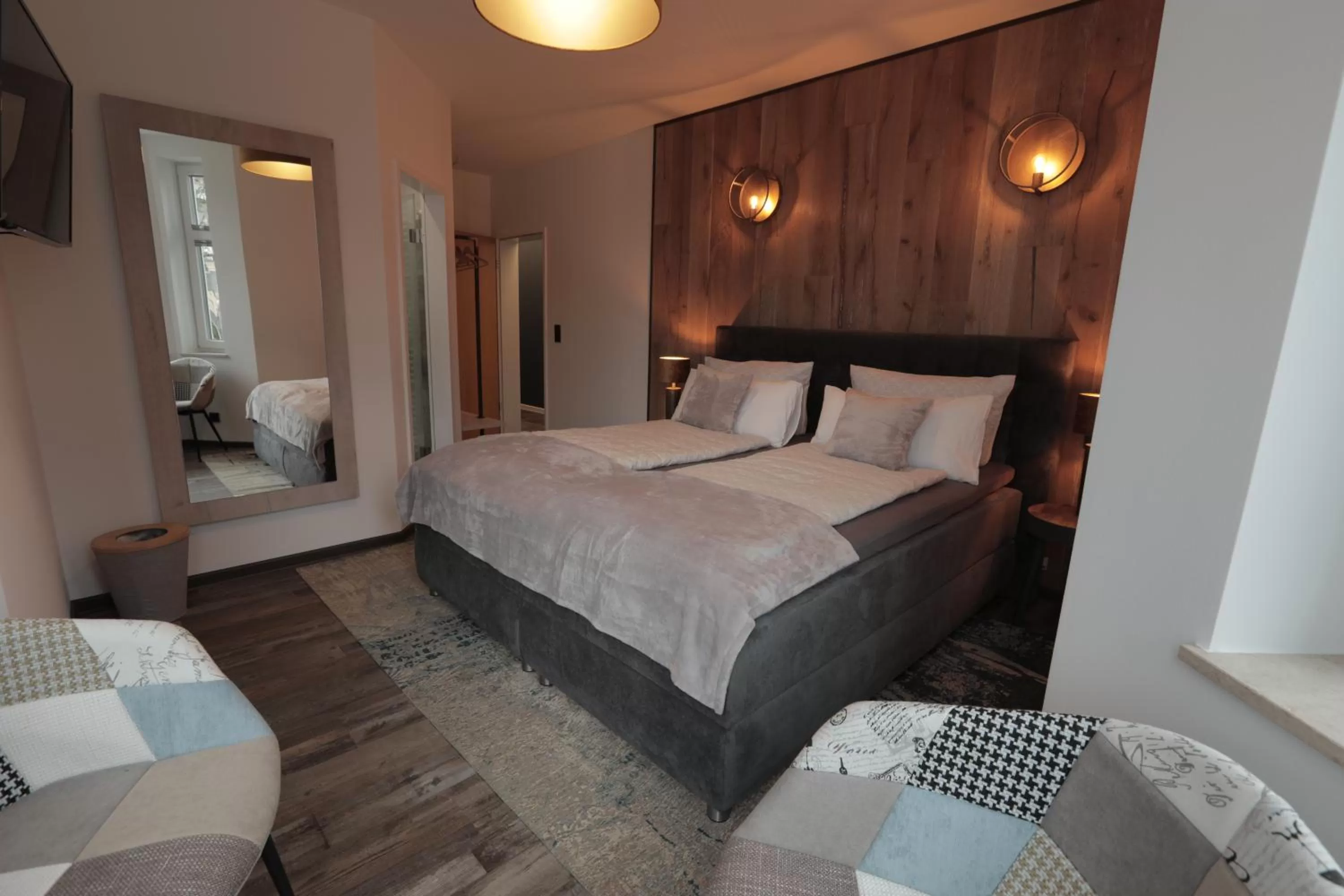 Photo of the whole room, Bed in Vergissmeinnicht