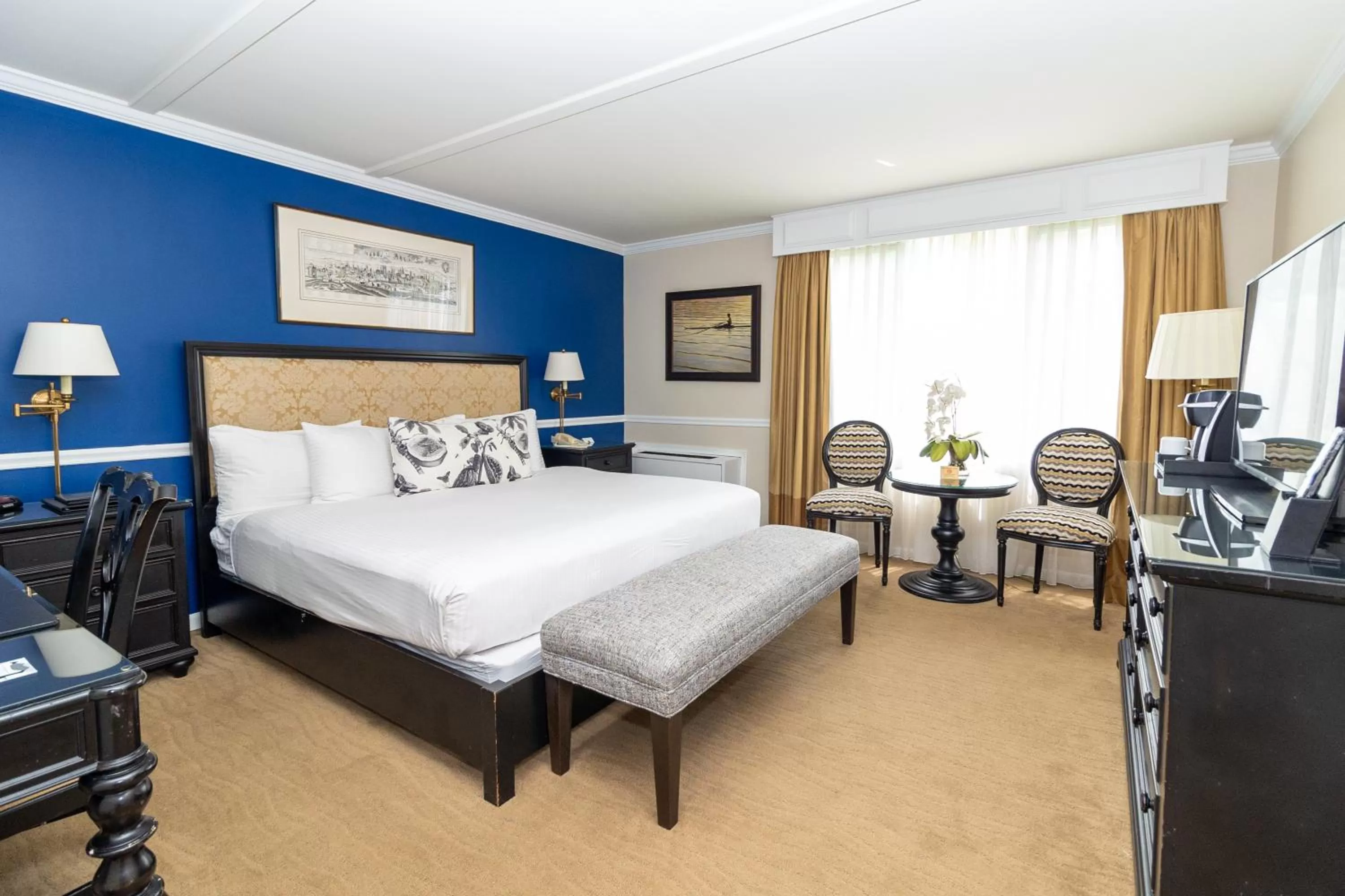 Bedroom in Lambertville Station Inn