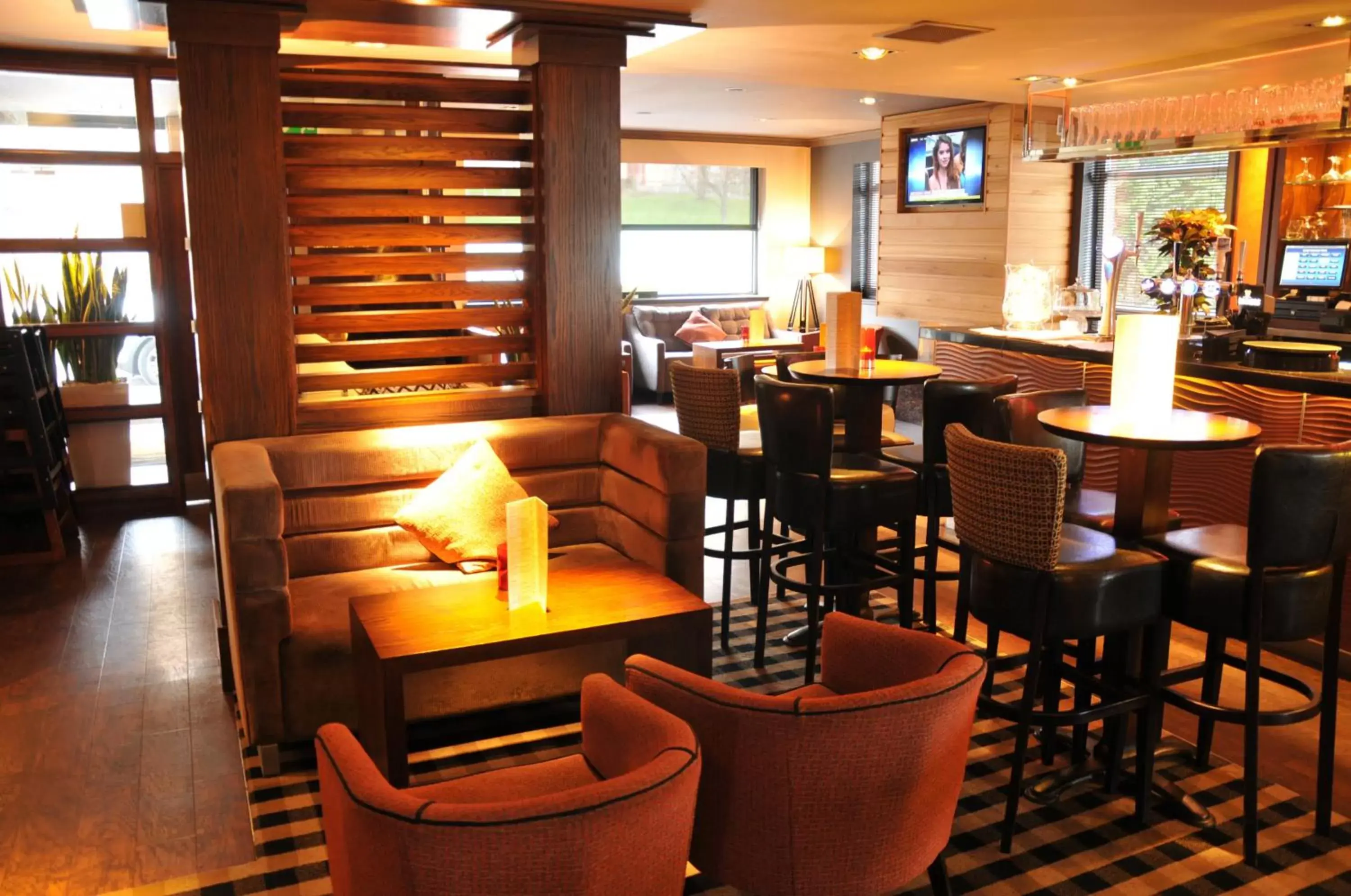 Lounge or bar, Restaurant/Places to Eat in Mondo Hotel