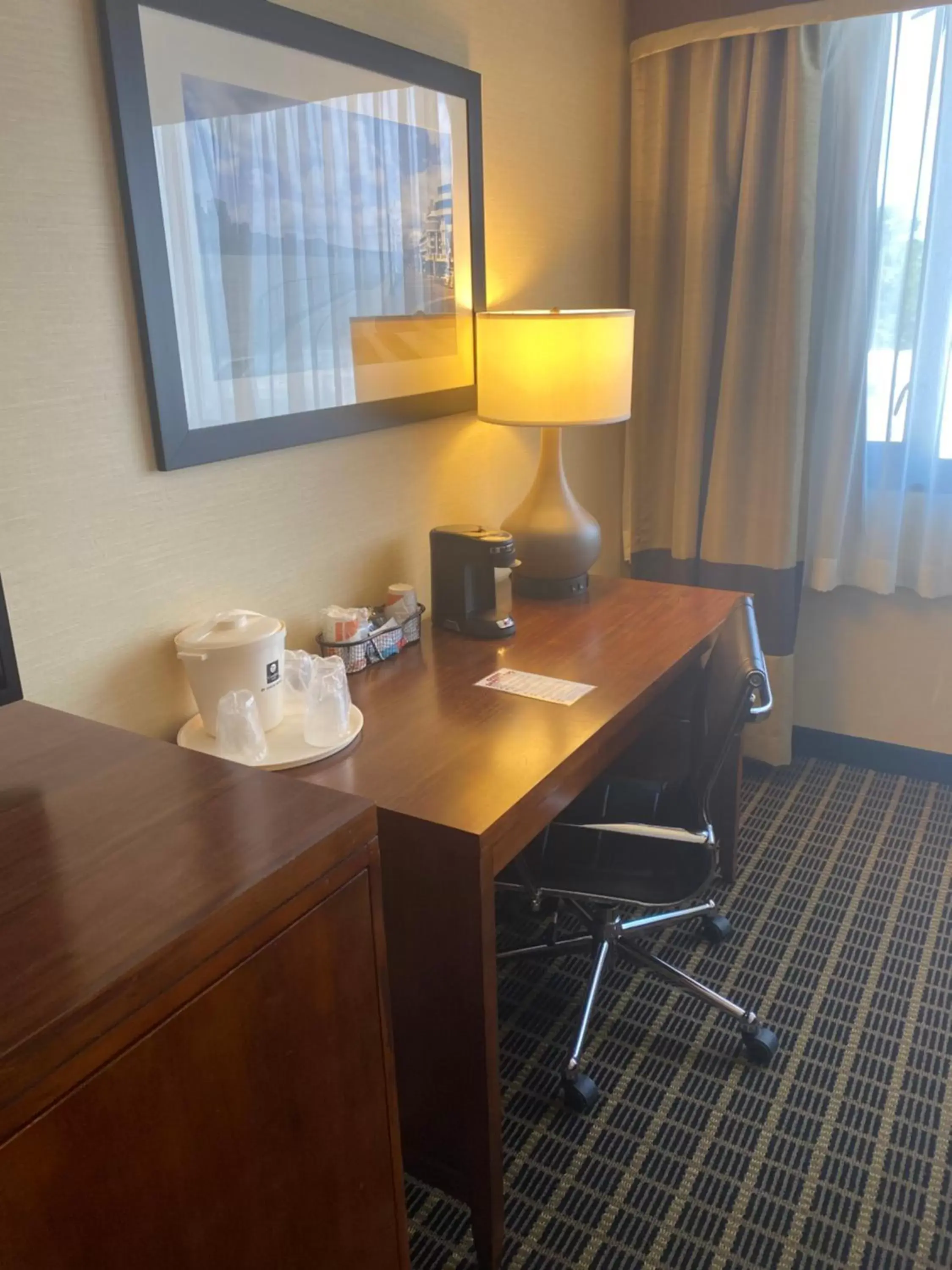 TV and multimedia, TV/Entertainment Center in Comfort Inn Springfield