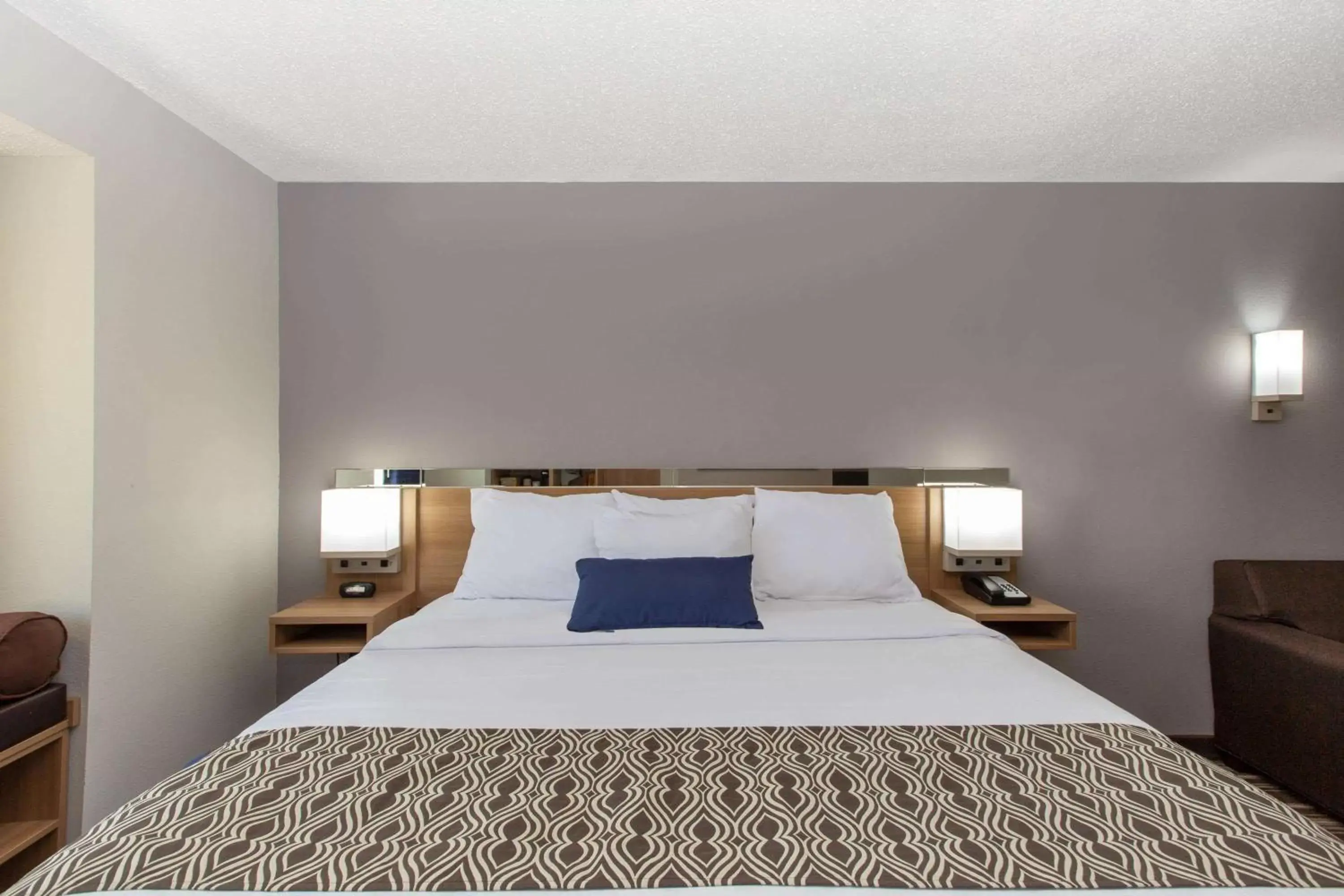 Photo of the whole room, Bed in Microtel Inn & Suites by Wyndham Augusta/Riverwatch