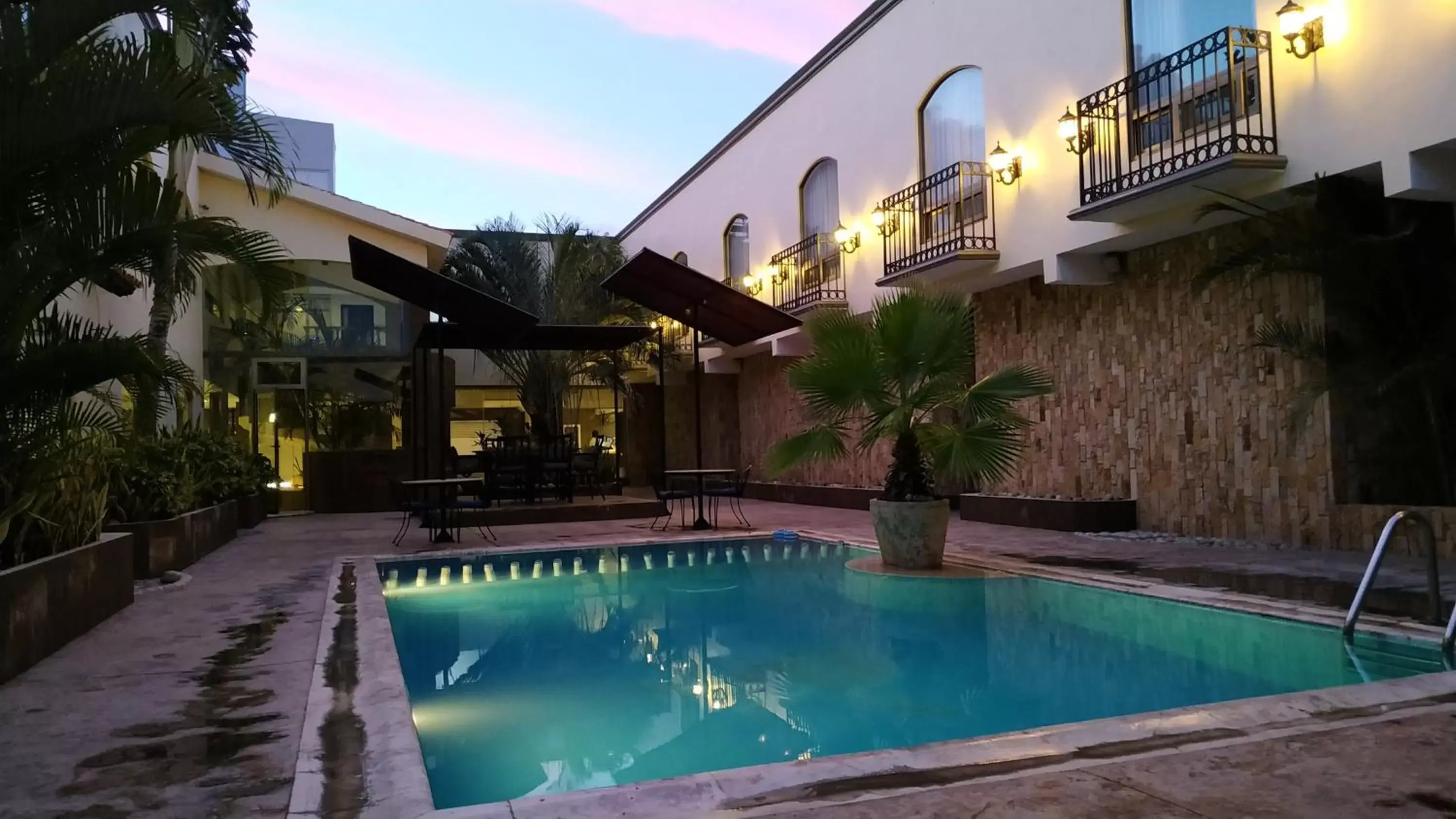 Swimming Pool in Hotel Dubrovnik