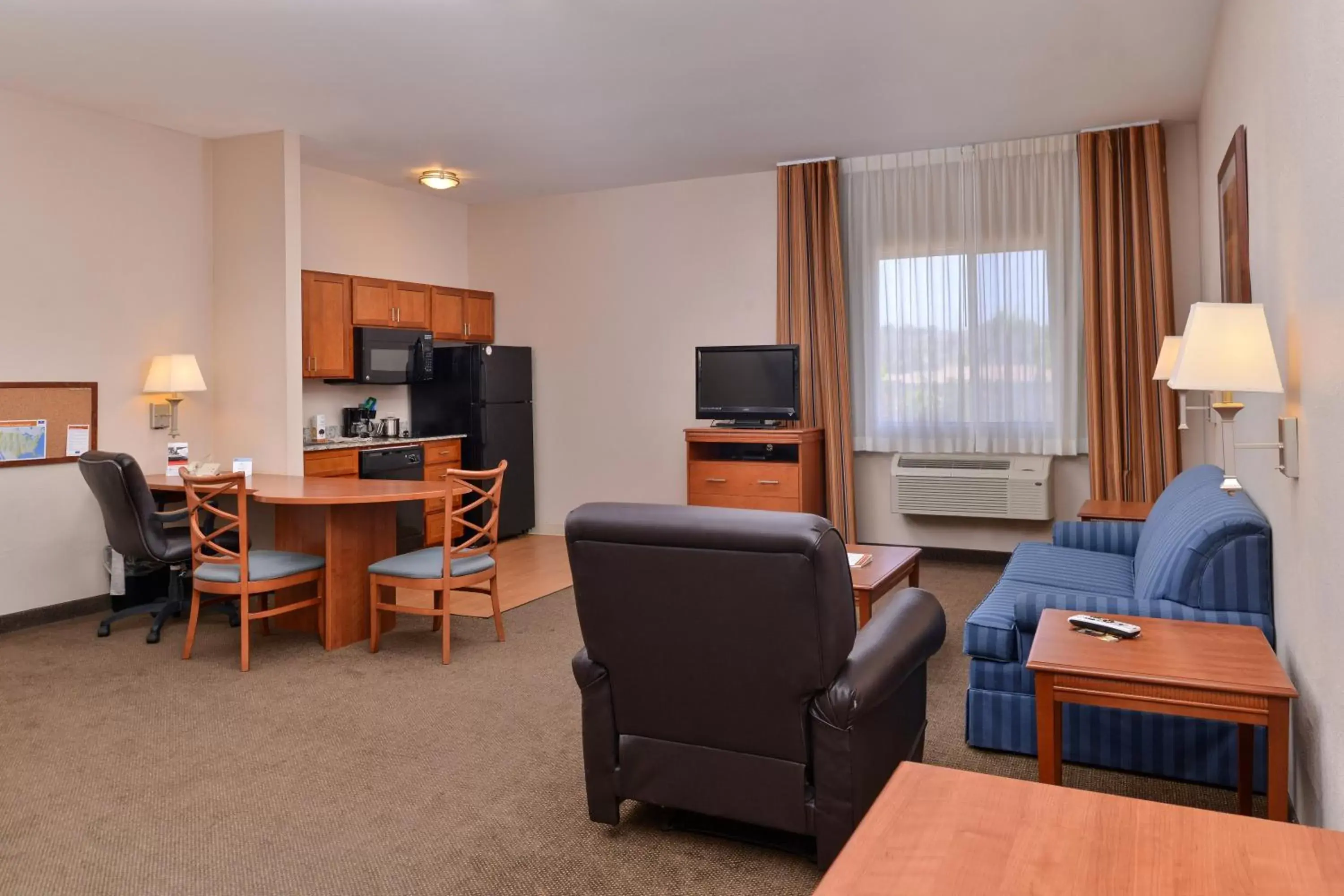 Photo of the whole room, Seating Area in Candlewood Suites San Diego, an IHG Hotel