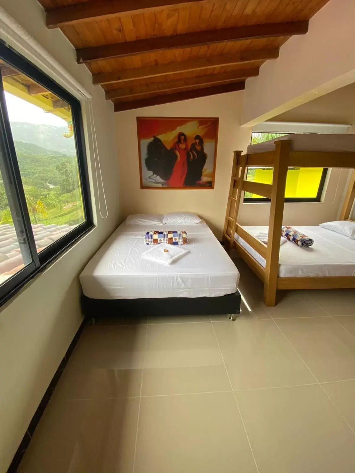 Triple Room with Bathroom in Hostería Blanco y Negro Triple Room with Bathroom in Hostería Blanco y Negro