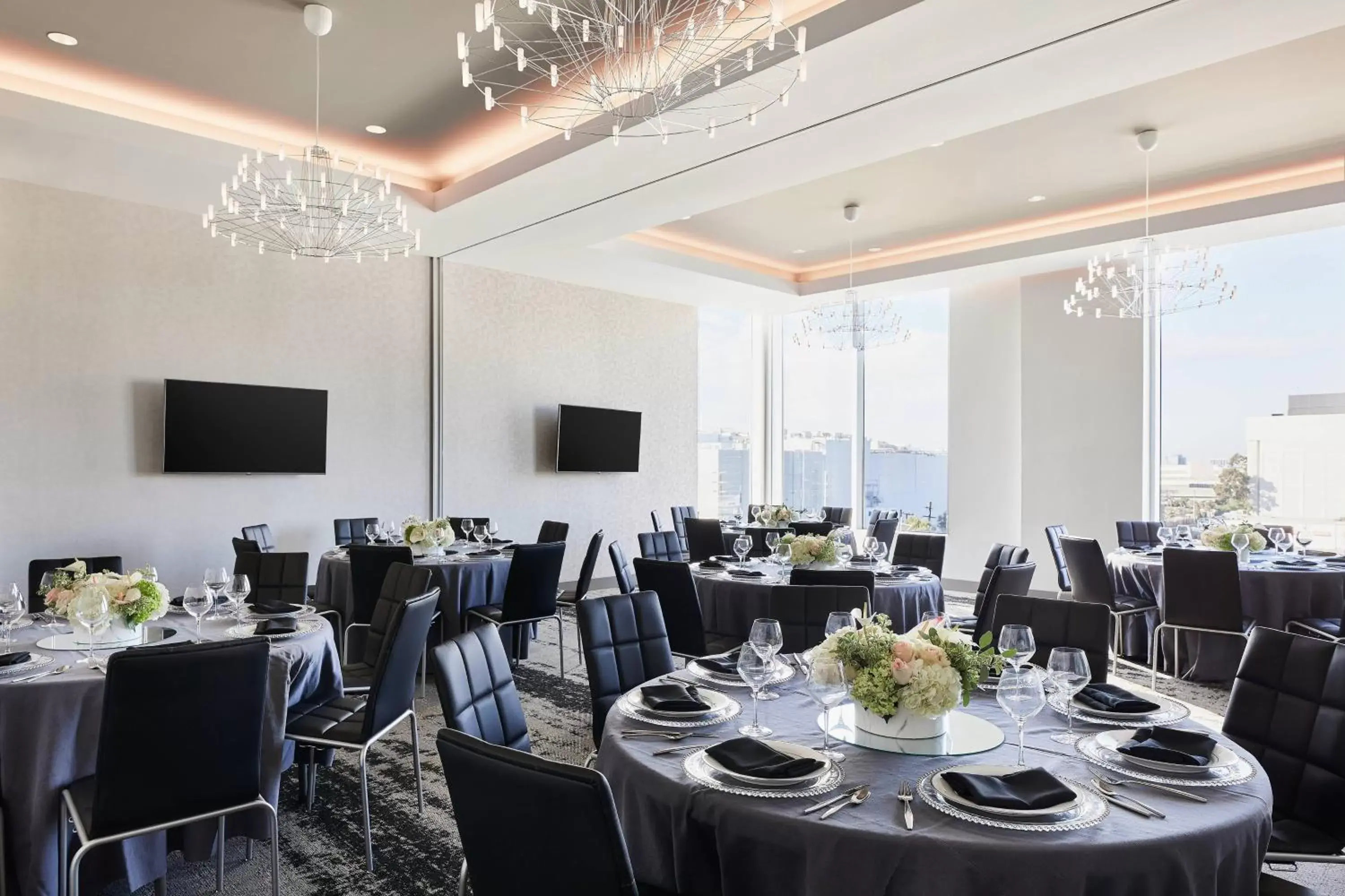 Meeting/conference room, Restaurant/Places to Eat in AC Hotel by Marriott Los Angeles South Bay