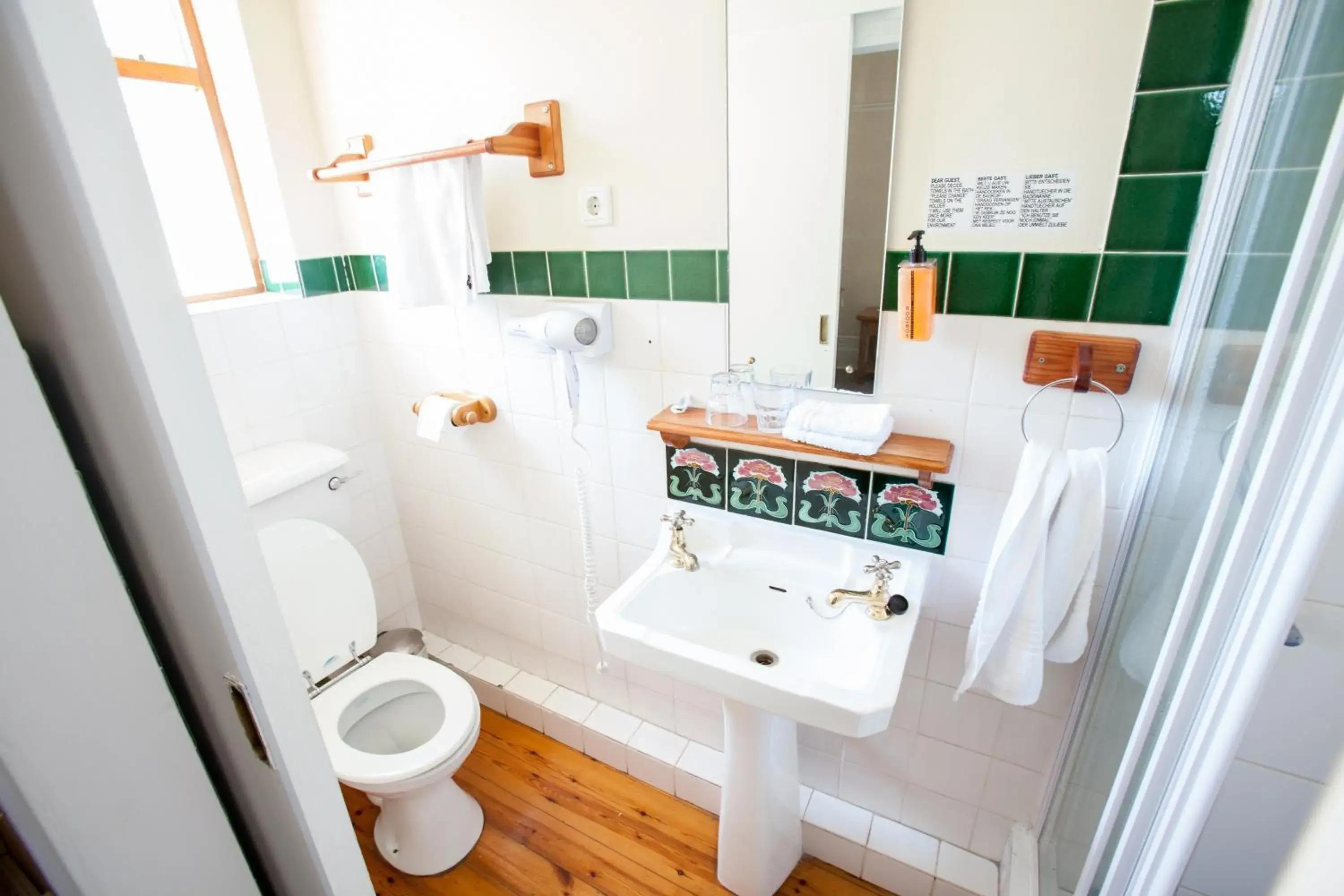 Bathroom in Brenwin Guest House