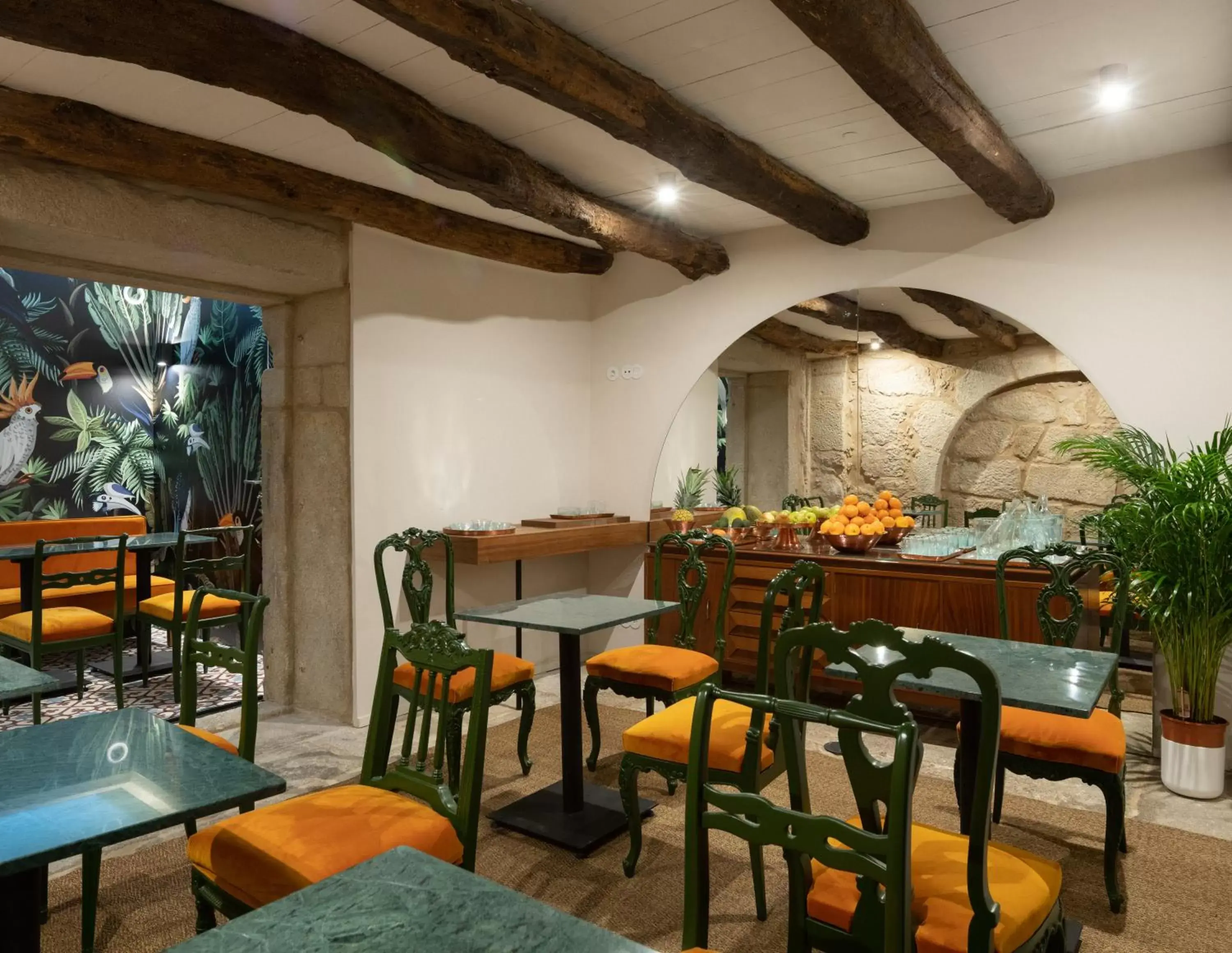 Breakfast, Restaurant/Places to Eat in Almadina Smart Luxury