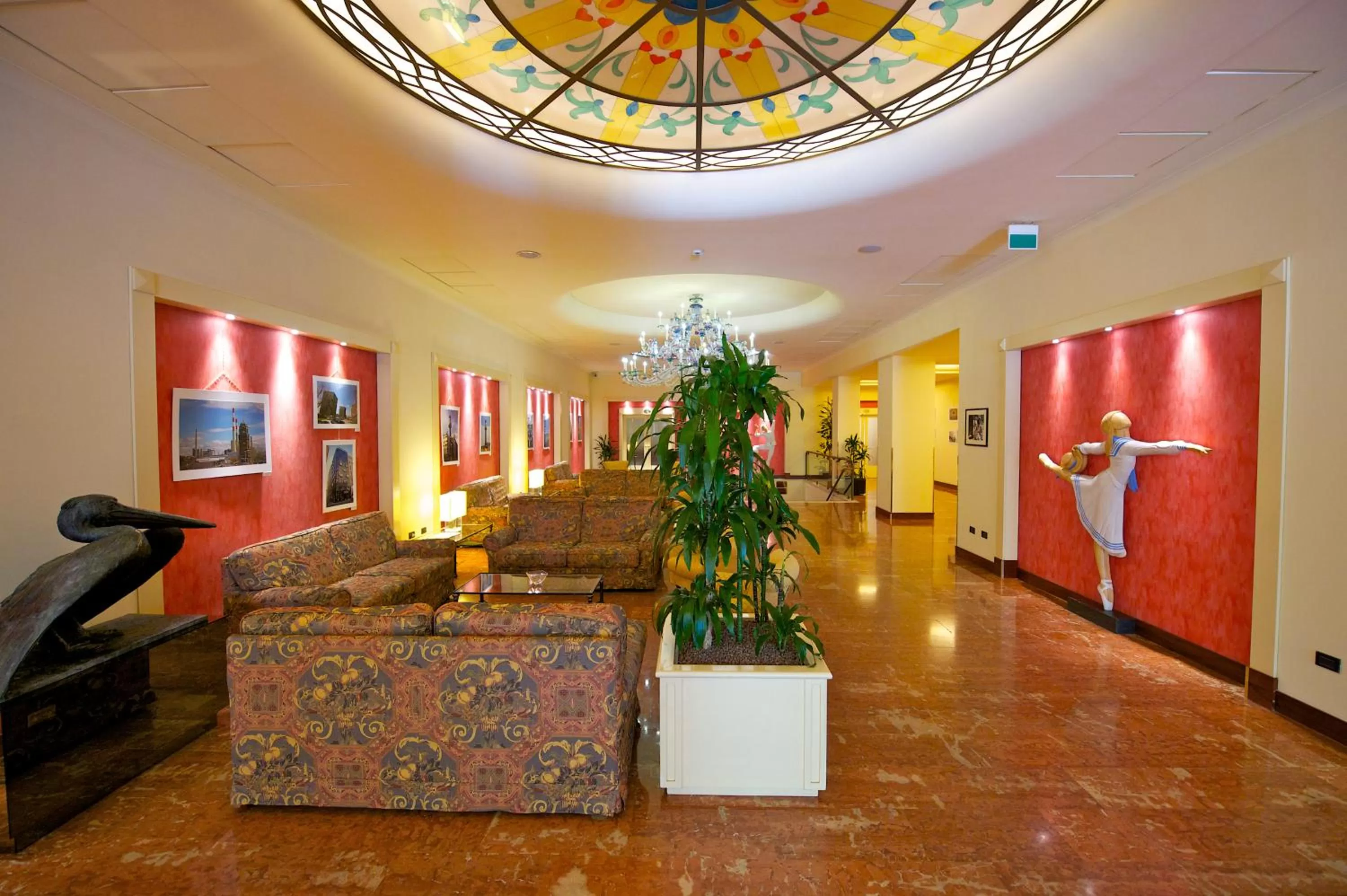 Lounge or bar in Mercure Reggio Emilia Centro Astoria