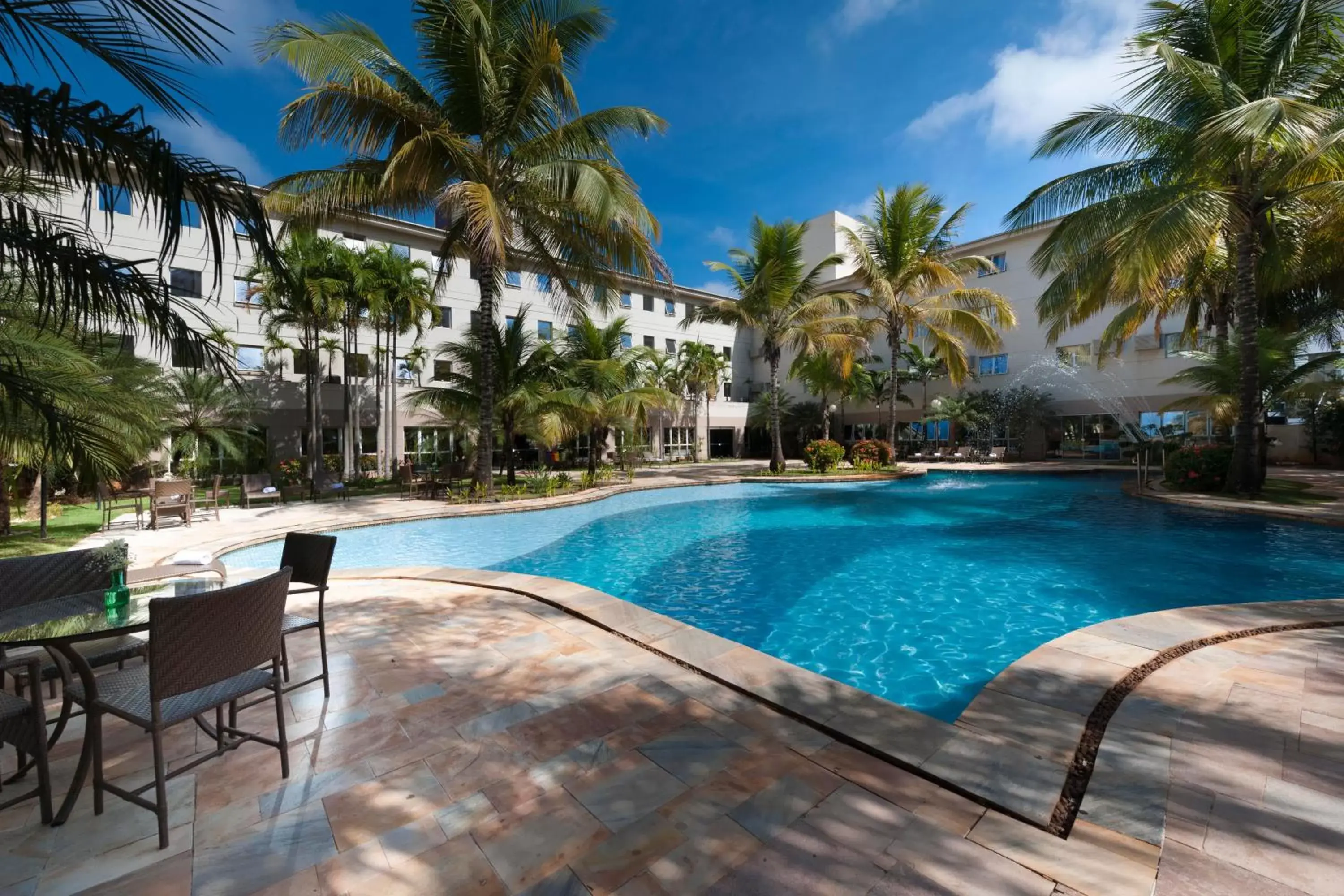 Swimming Pool in Comfort Suites Flamboyant Goiânia