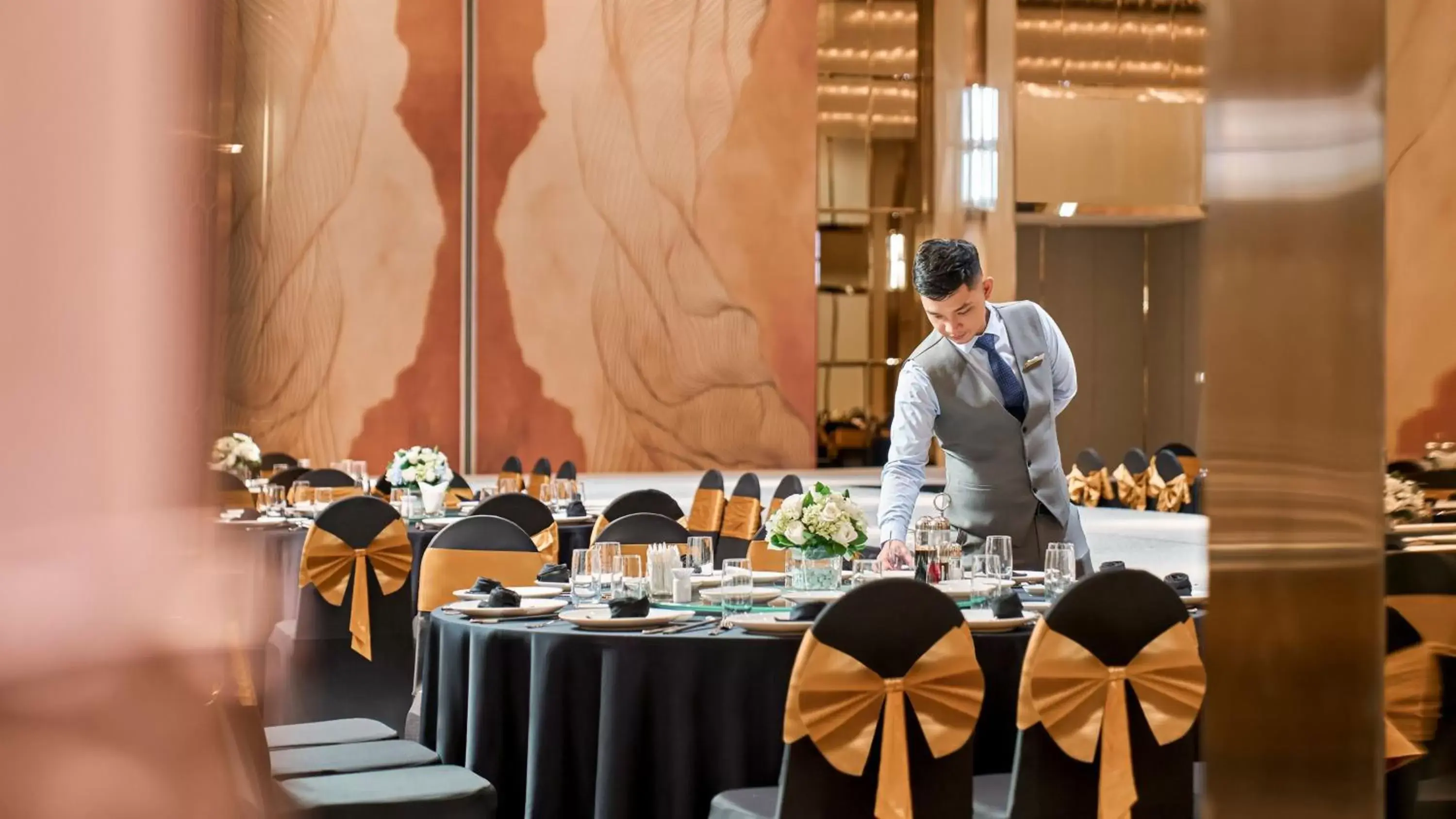 Banquet/Function facilities, Restaurant/Places to Eat in InterContinental Residences Saigon, an IHG Hotel