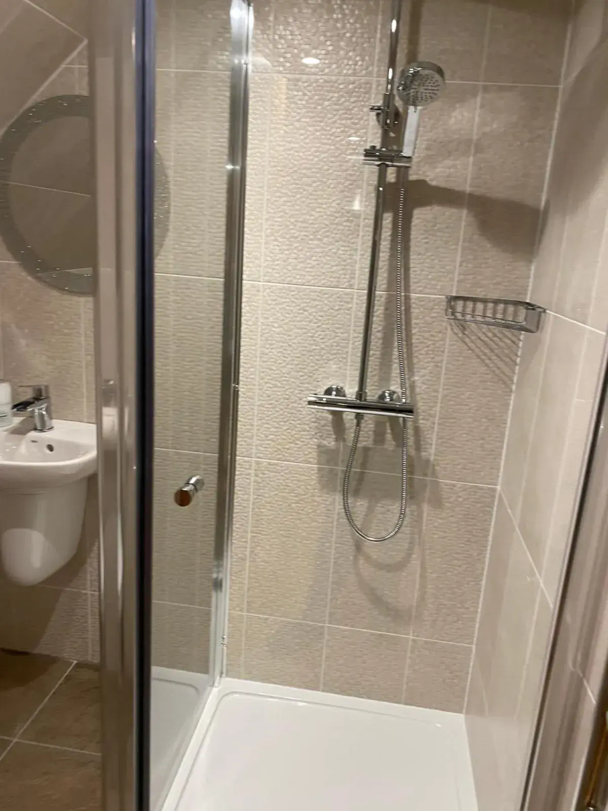 Bathroom in Waverley Inn Apartments