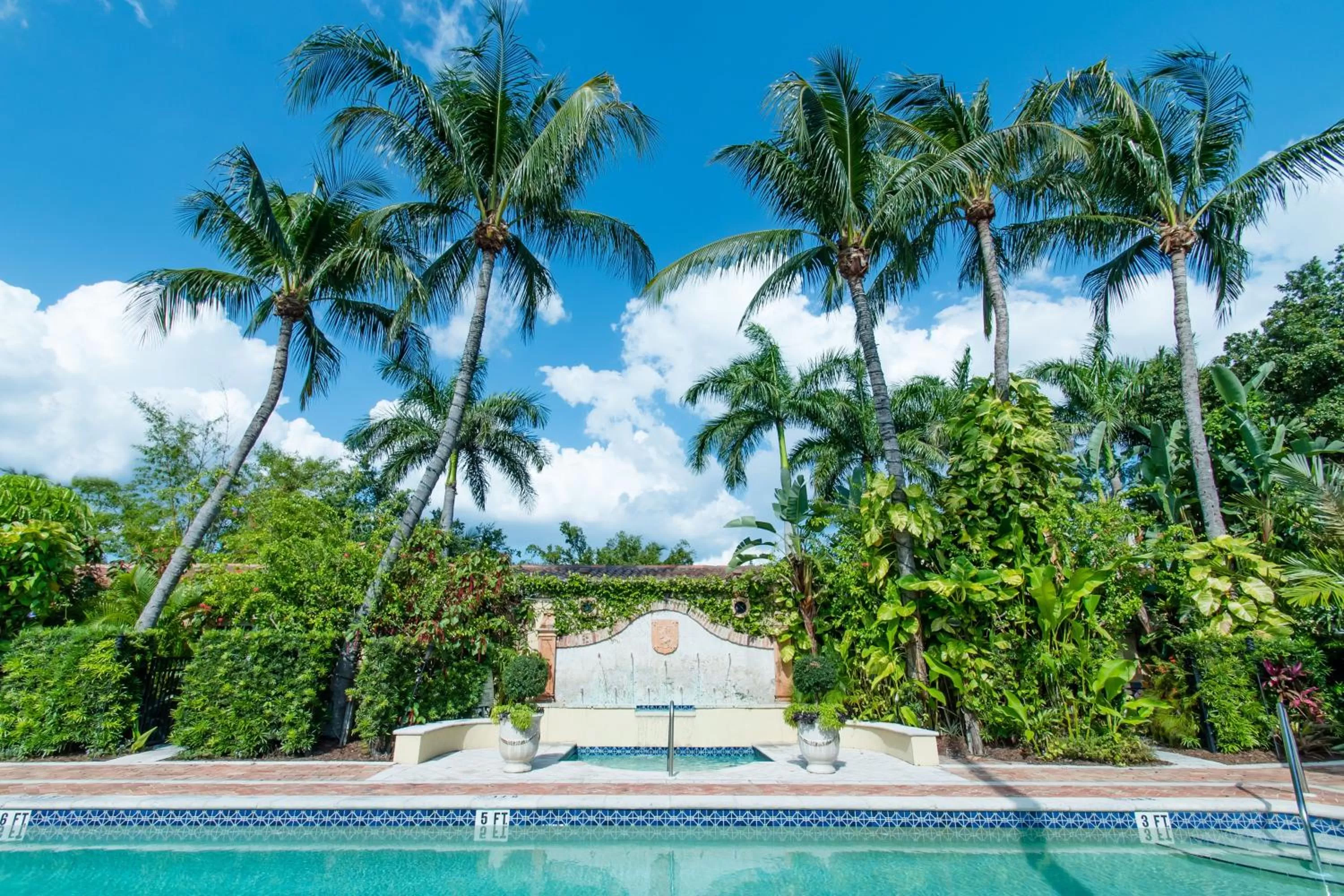 Swimming Pool in Hotel Escalante