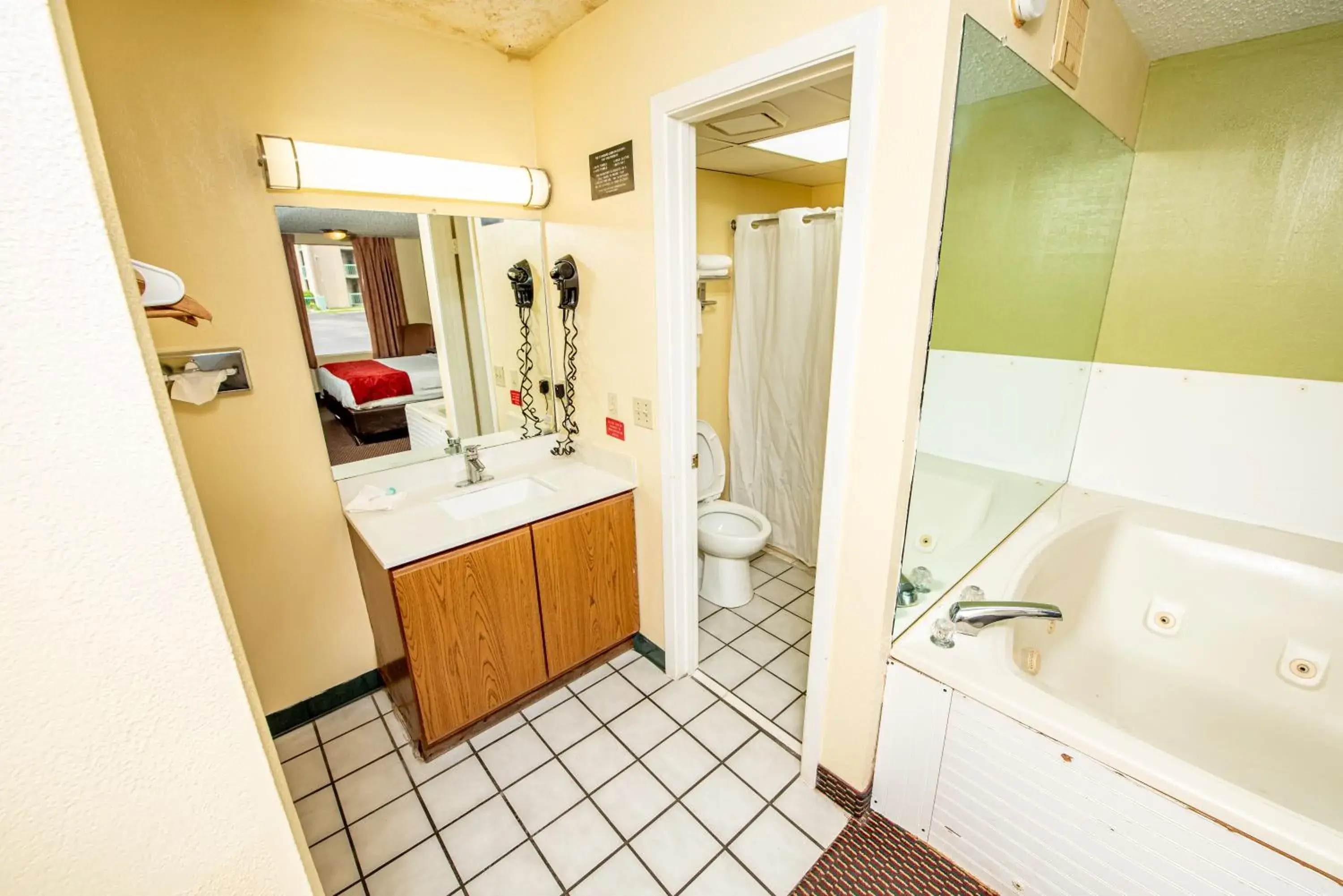 Shower, Bathroom in River Place Inn