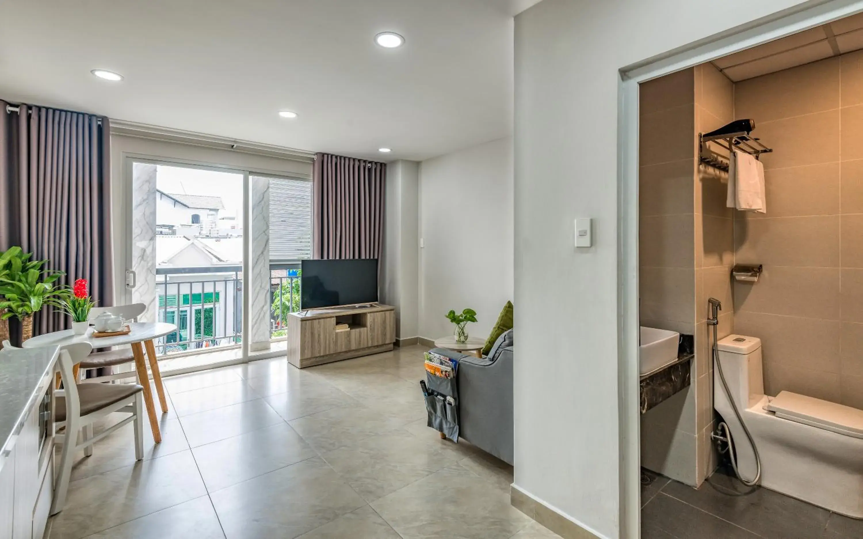 Living room in Cherry Hotel and Apartment