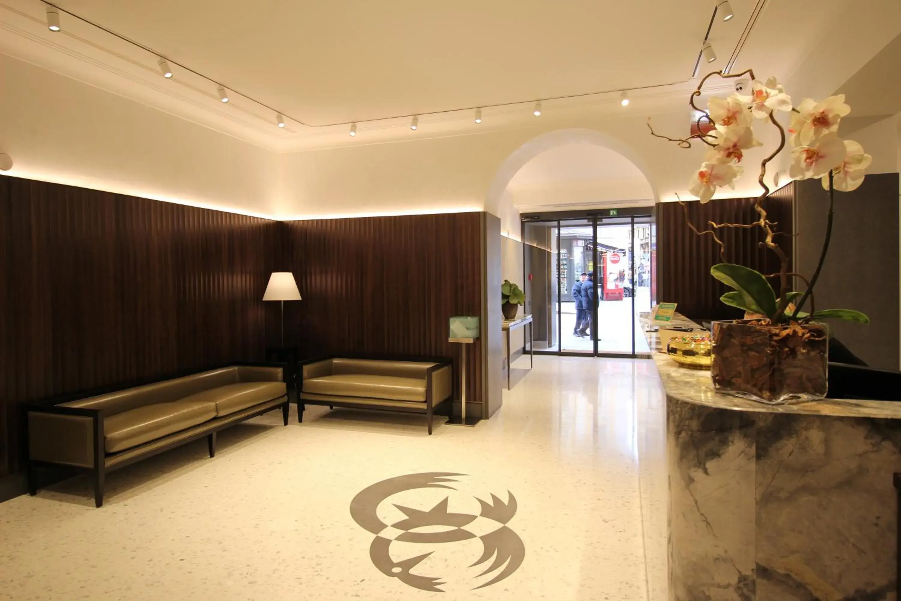 Communal lounge/ TV room, Lobby/Reception in Hotel Fenice