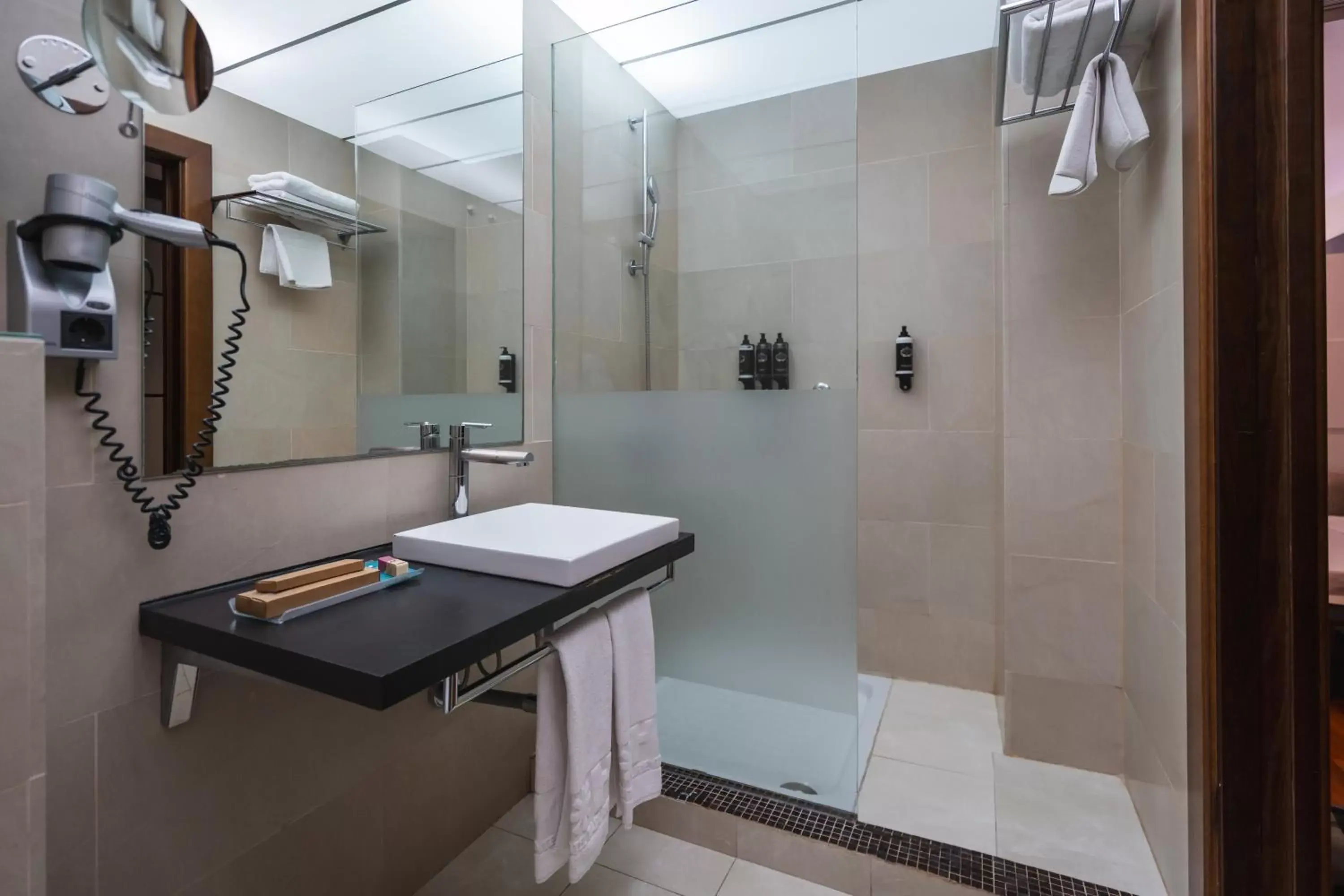 Shower, Bathroom in Hotel Taburiente S.C.Tenerife
