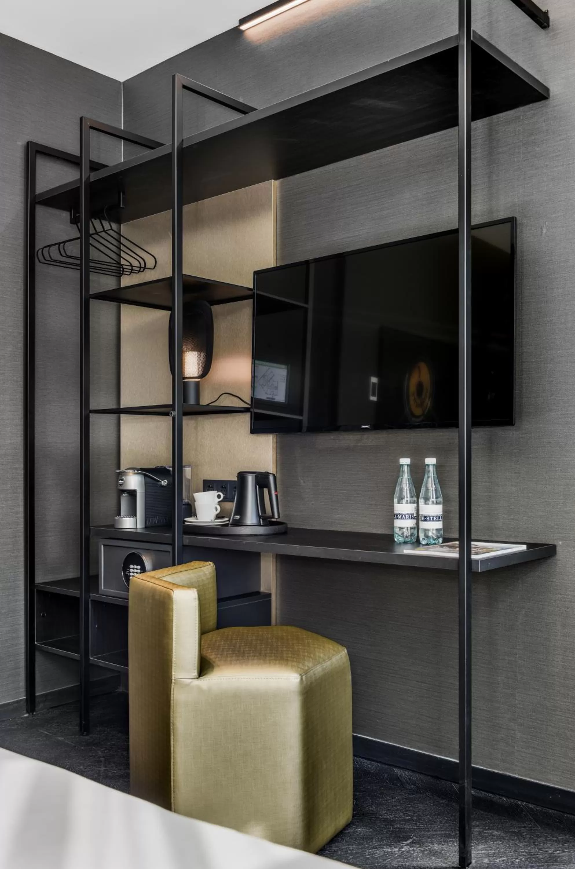 TV and multimedia in Le Marin Hotel Rotterdam City - Handwritten Collection