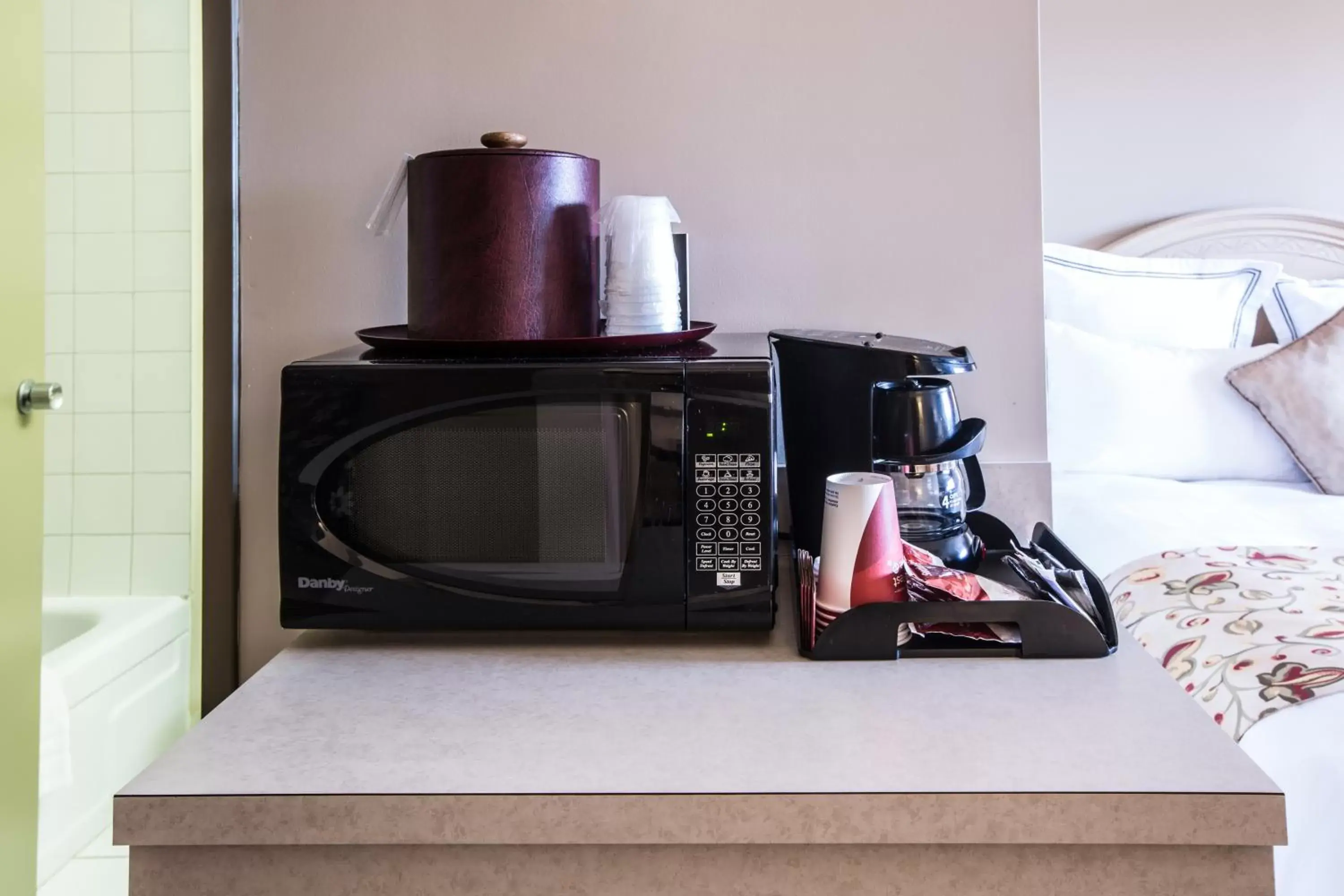 Coffee/Tea Facilities in Nomad Hotel & Suites