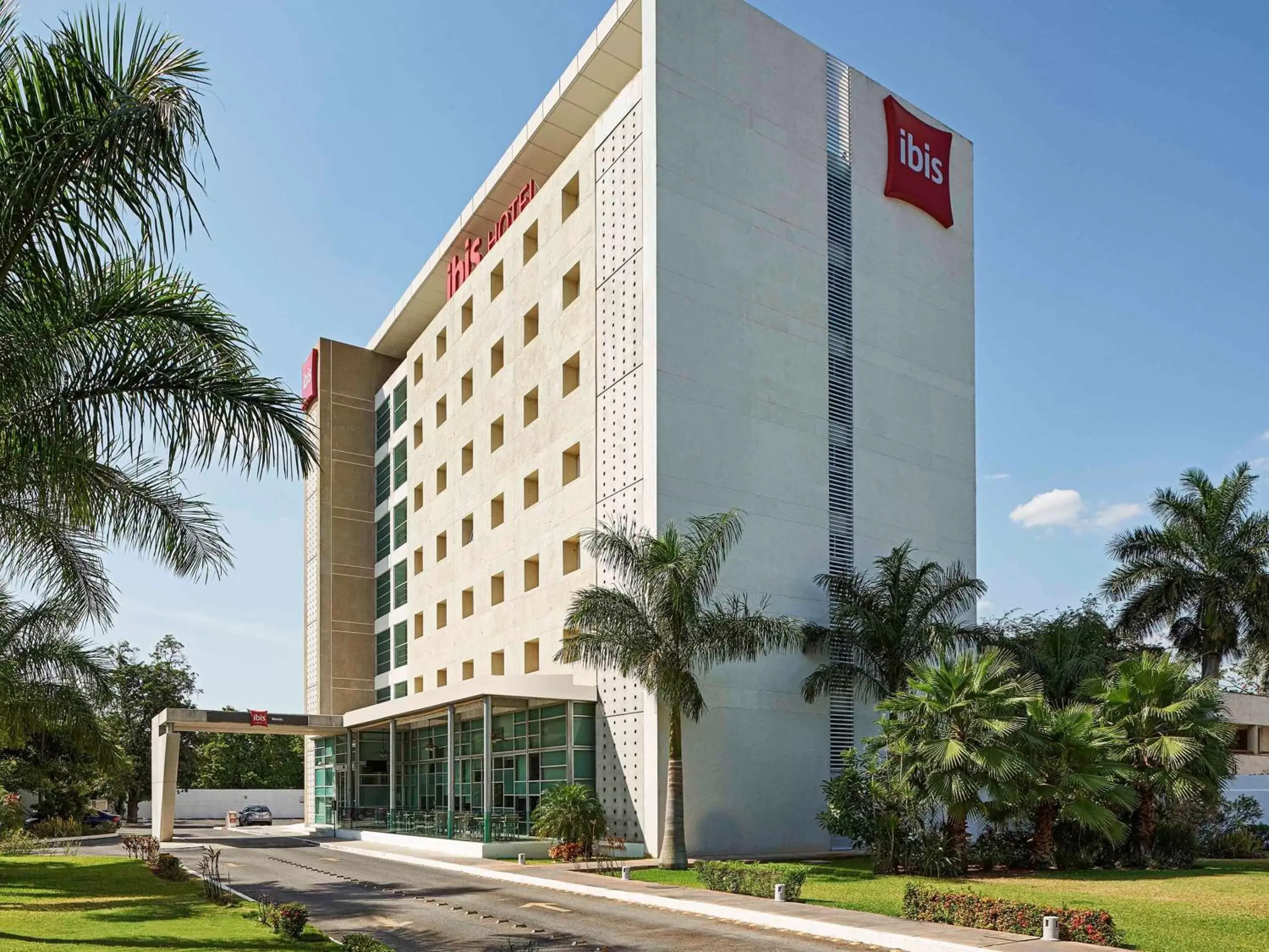 Property building in Ibis Merida