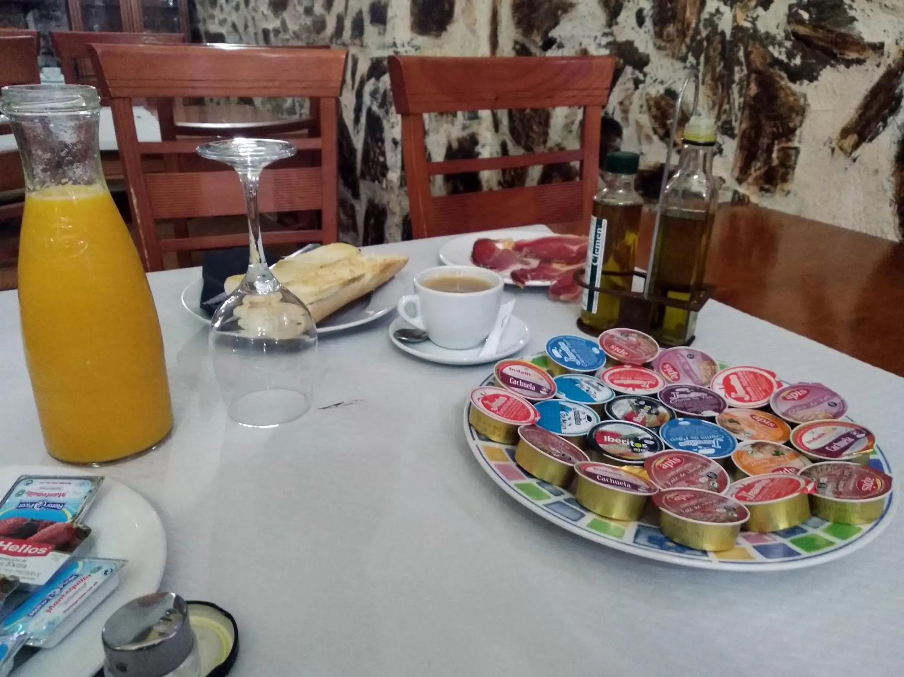 Breakfast in Hotel Las Palmeras by Vivere Stays