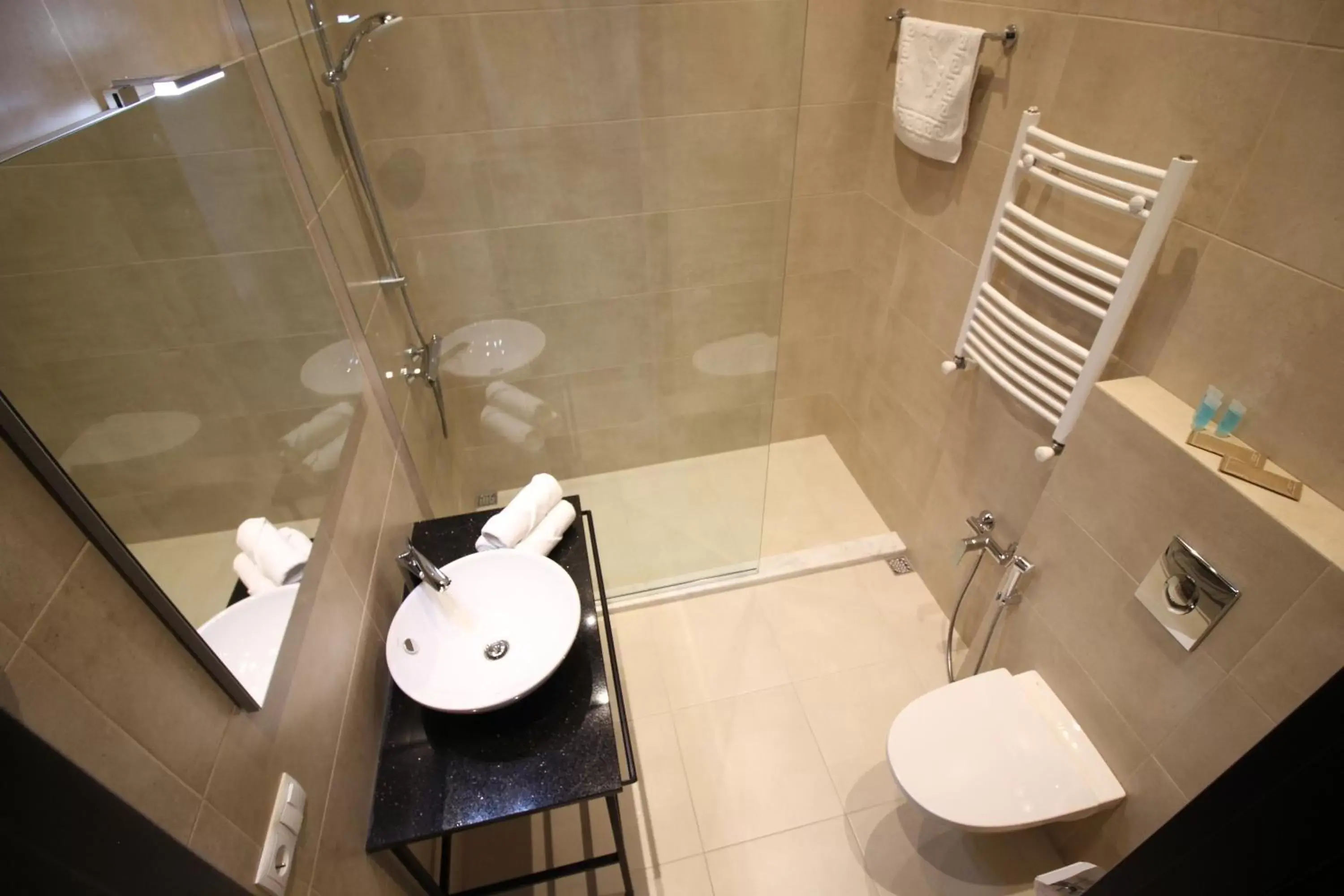 Shower, Bathroom in Super Luxury Apartments