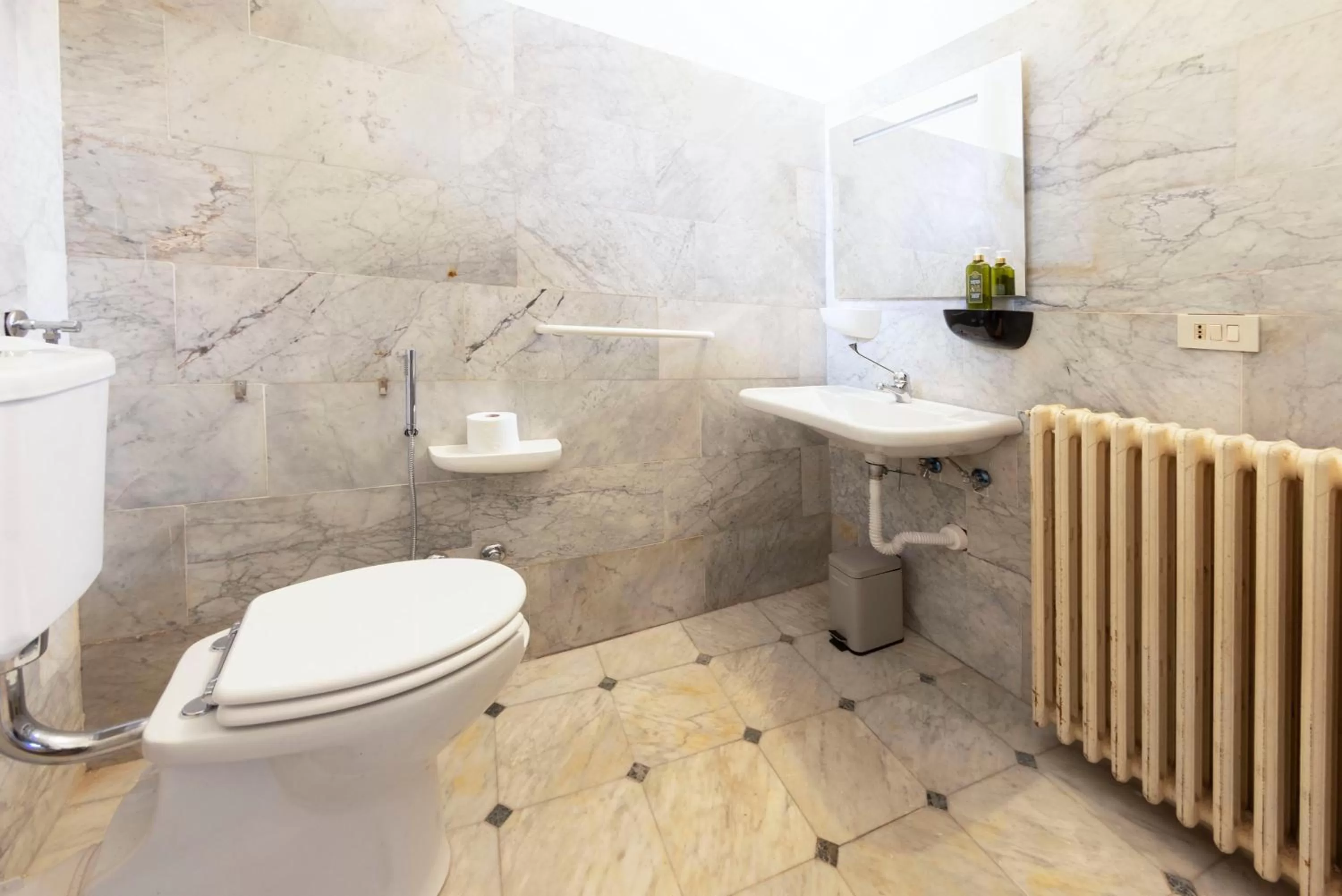 Bathroom in Frantoio Del Moscatello