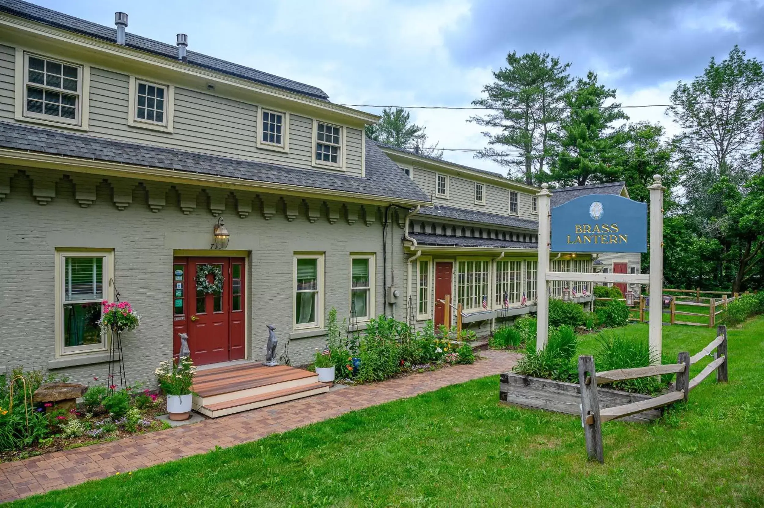 Property Building in Brass Lantern Inn