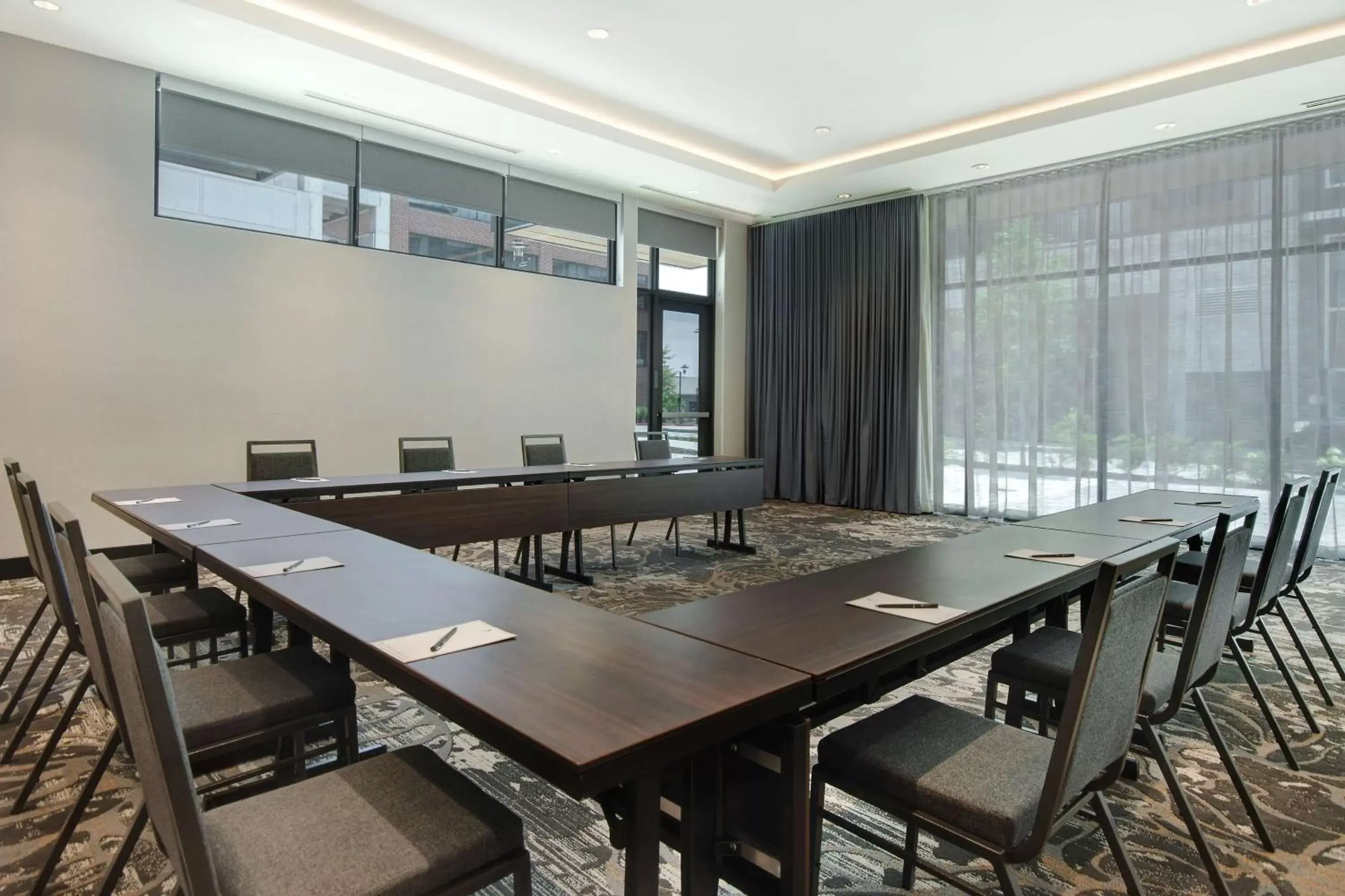 Meeting/conference room in Embassy Suites By Hilton Alpharetta Halcyon