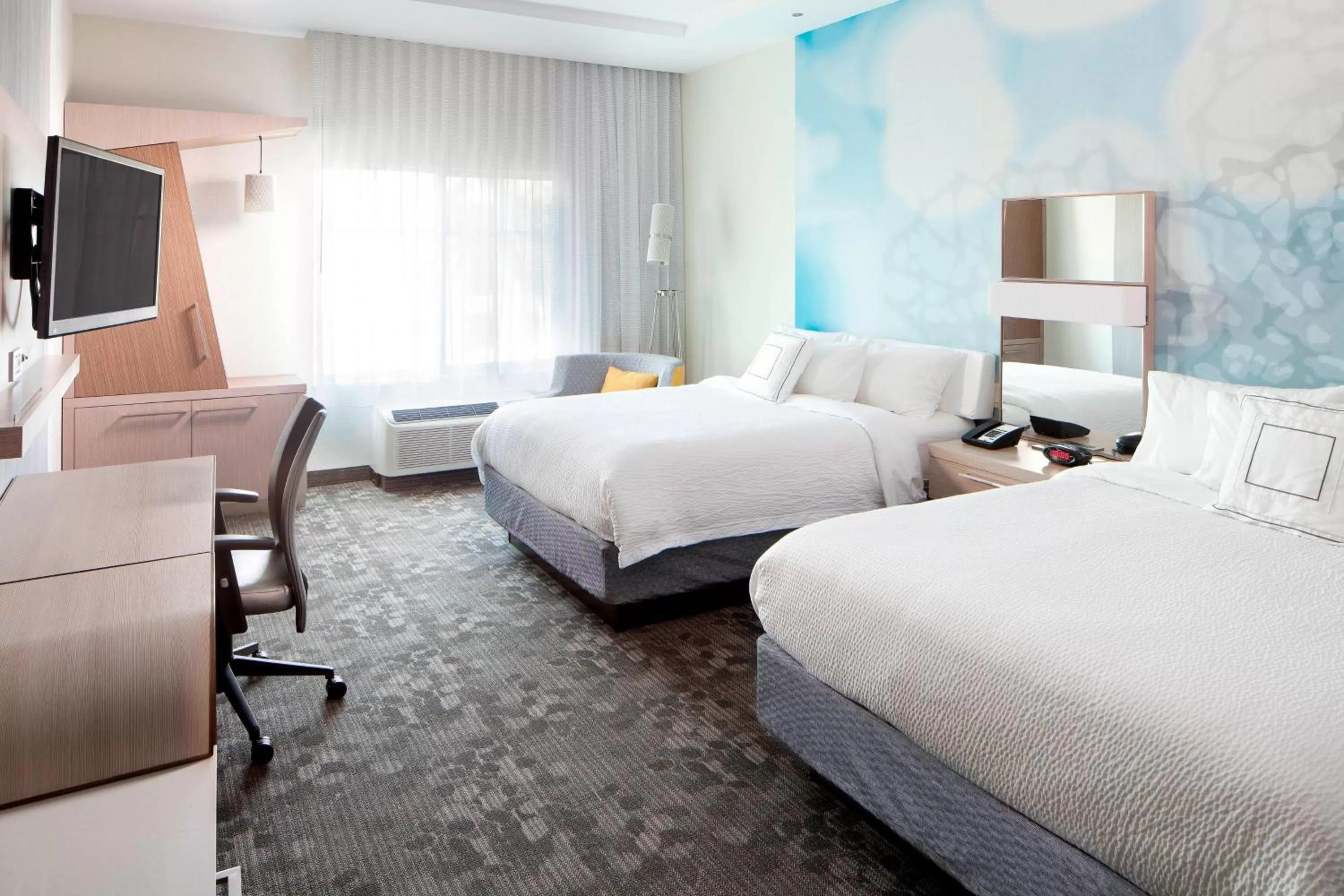 Queen Room with Balcony in Courtyard by Marriott Palm Beach Jupiter