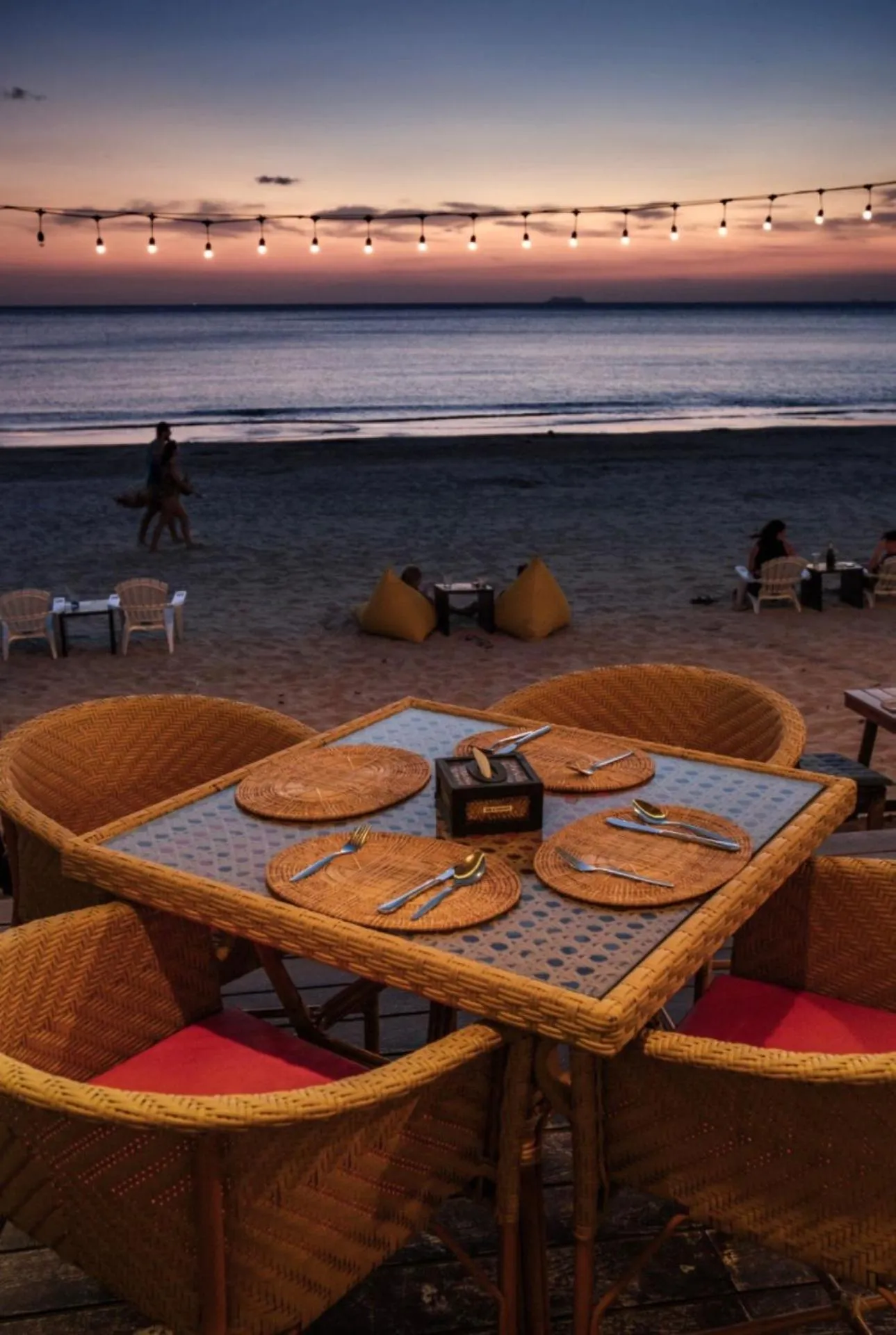 Restaurant/places to eat in Southern Lanta Resort