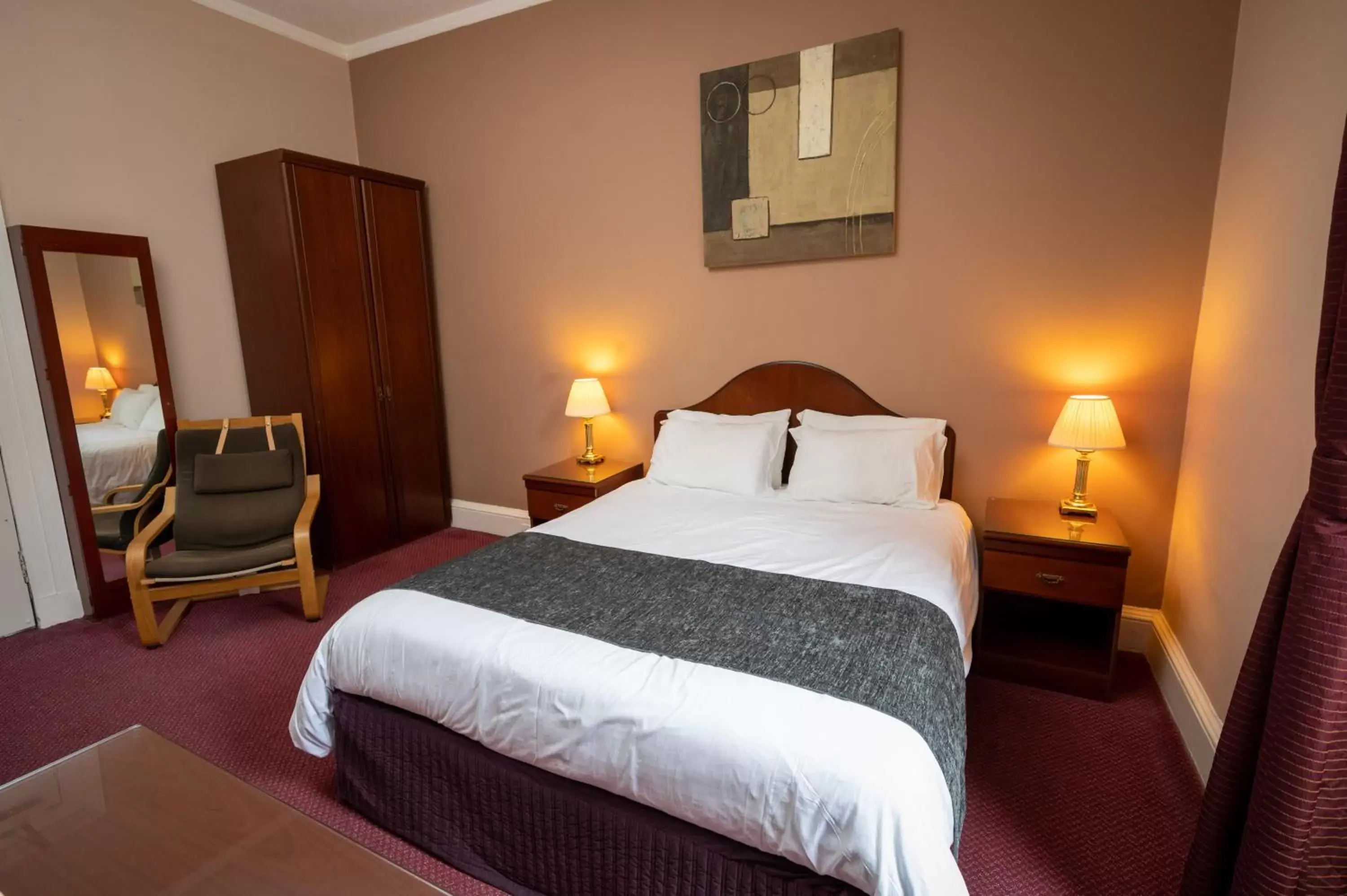 Bedroom, Bed in Hampton Hotel by Greene King Inns