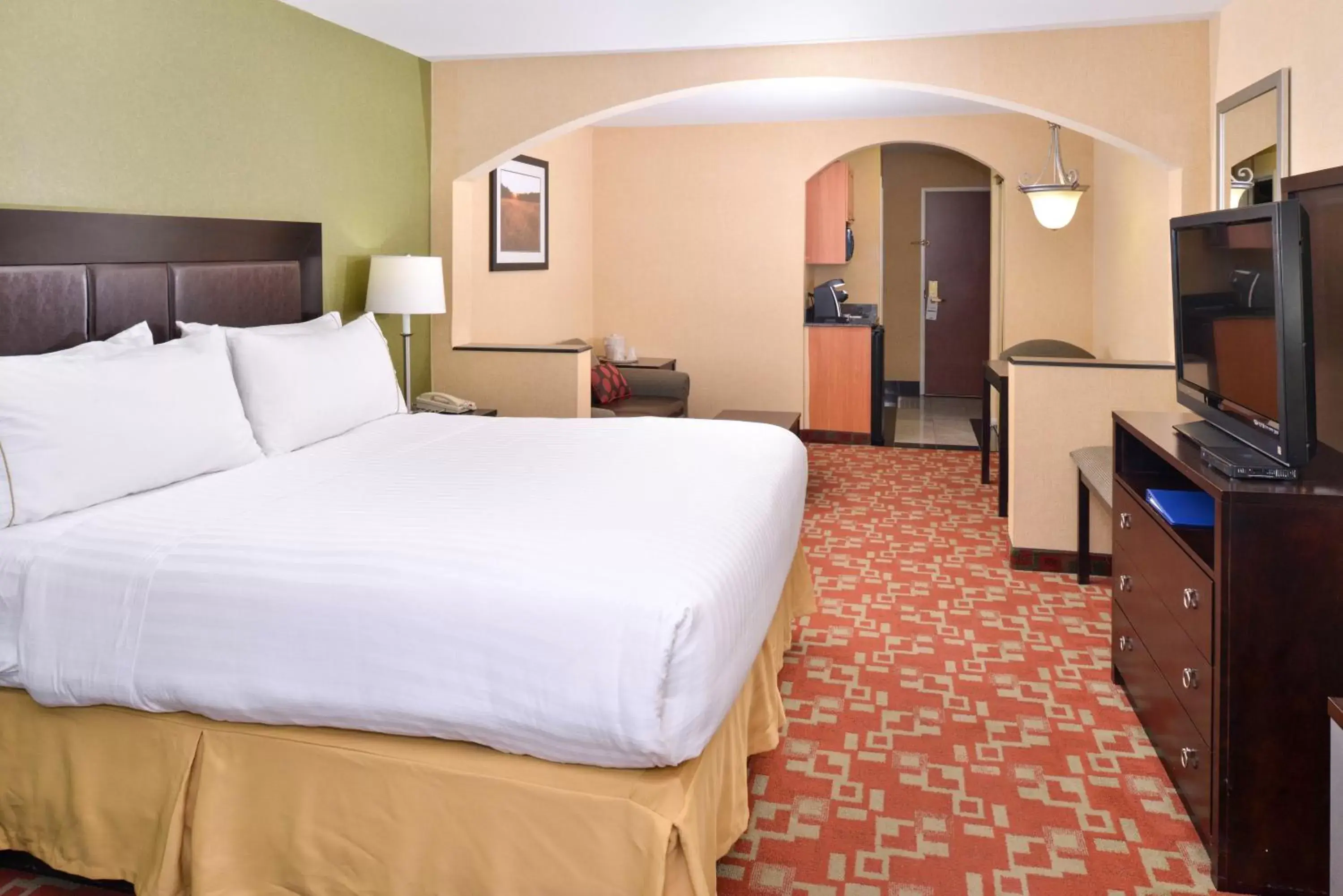 Photo of the whole room, Bed in Holiday Inn Express Hotel & Suites El Centro, an IHG Hotel