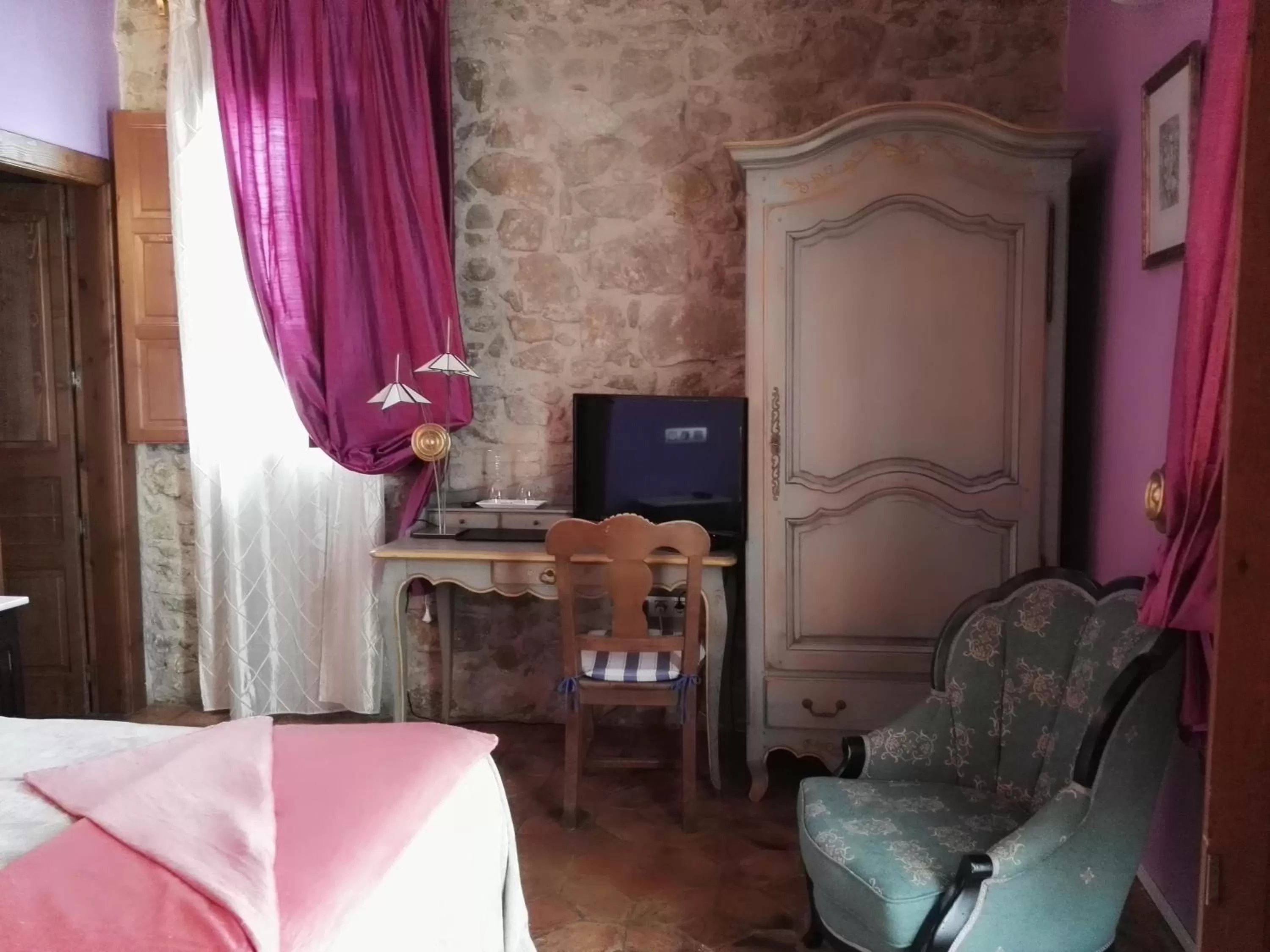 Bedroom, Bed in Hotel Boutique Bodegas De Arnes - Adults Only