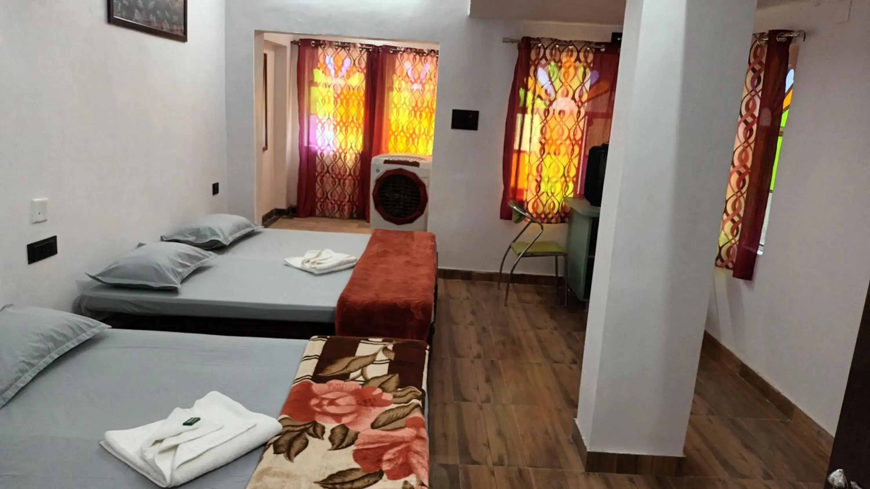 Photo of the whole room, Bed in Jag Niwas Guest House & pure veg restaurant Photo of the whole room, Bed in Jag Niwas Guest House & pure veg restaurant