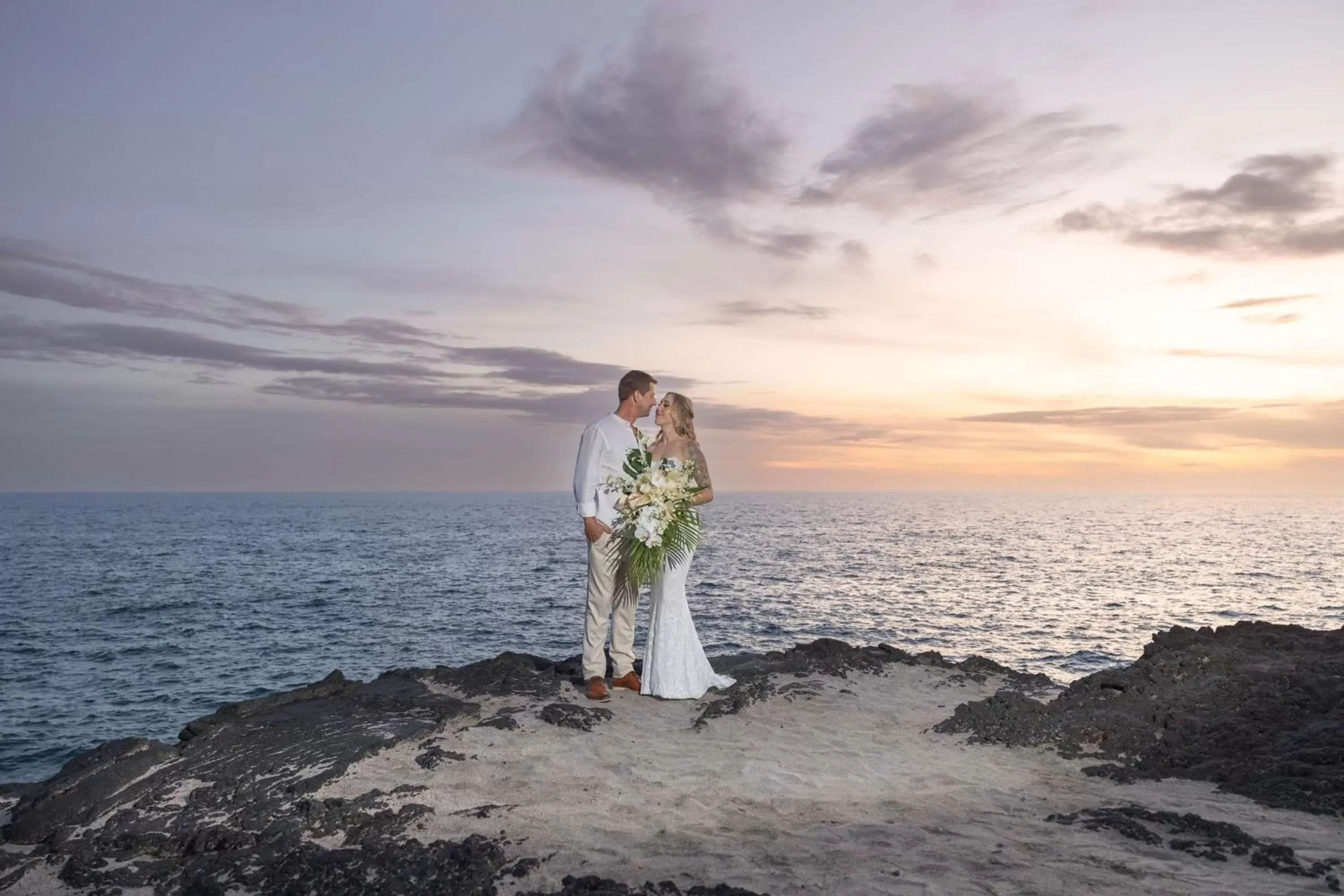wedding in Outrigger Kona Resort and Spa
