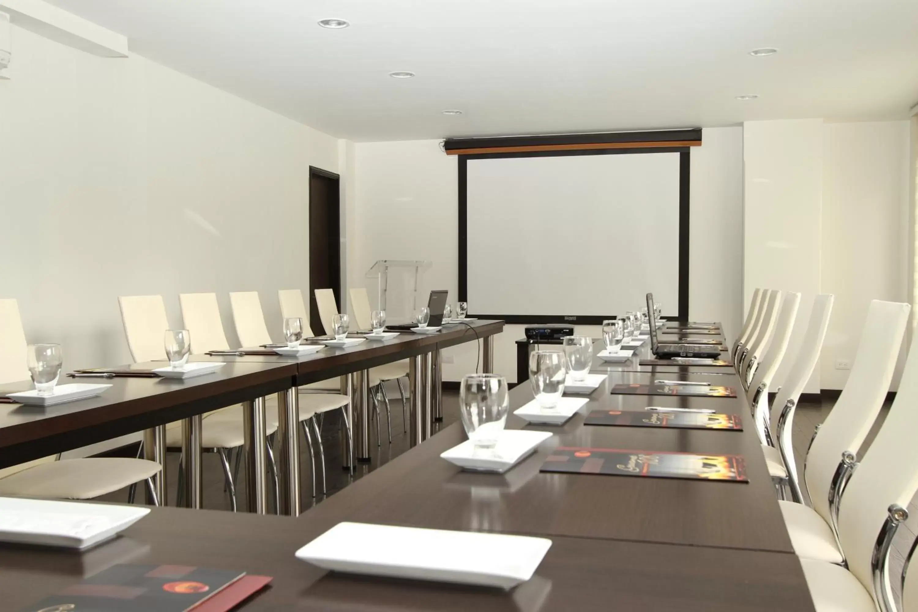 Meeting/conference room in Hotel Suites 108
