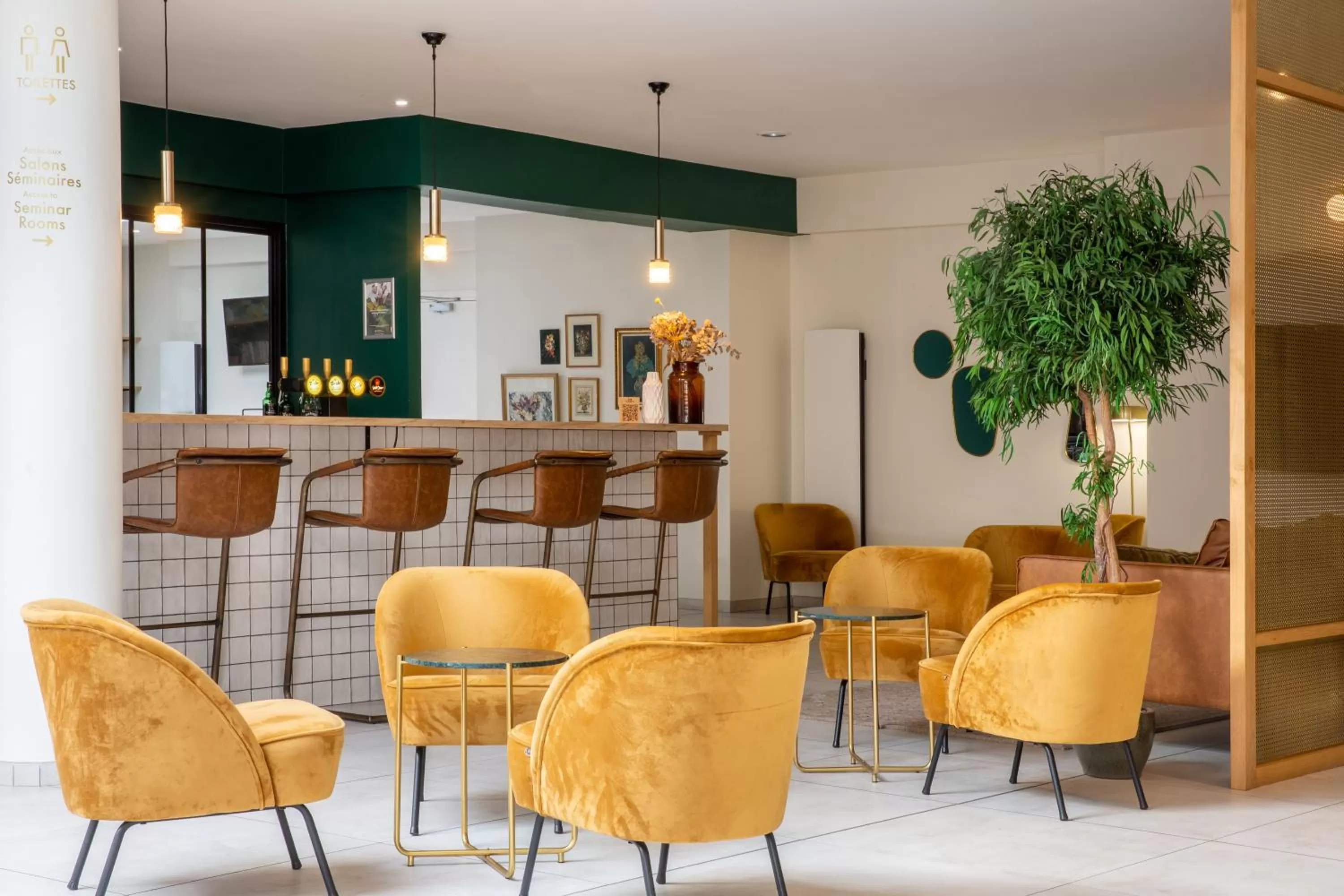 Property building in Best Western Hotel du Lac Dunkerque- Restaurant ouvert 7/7 midi et soir