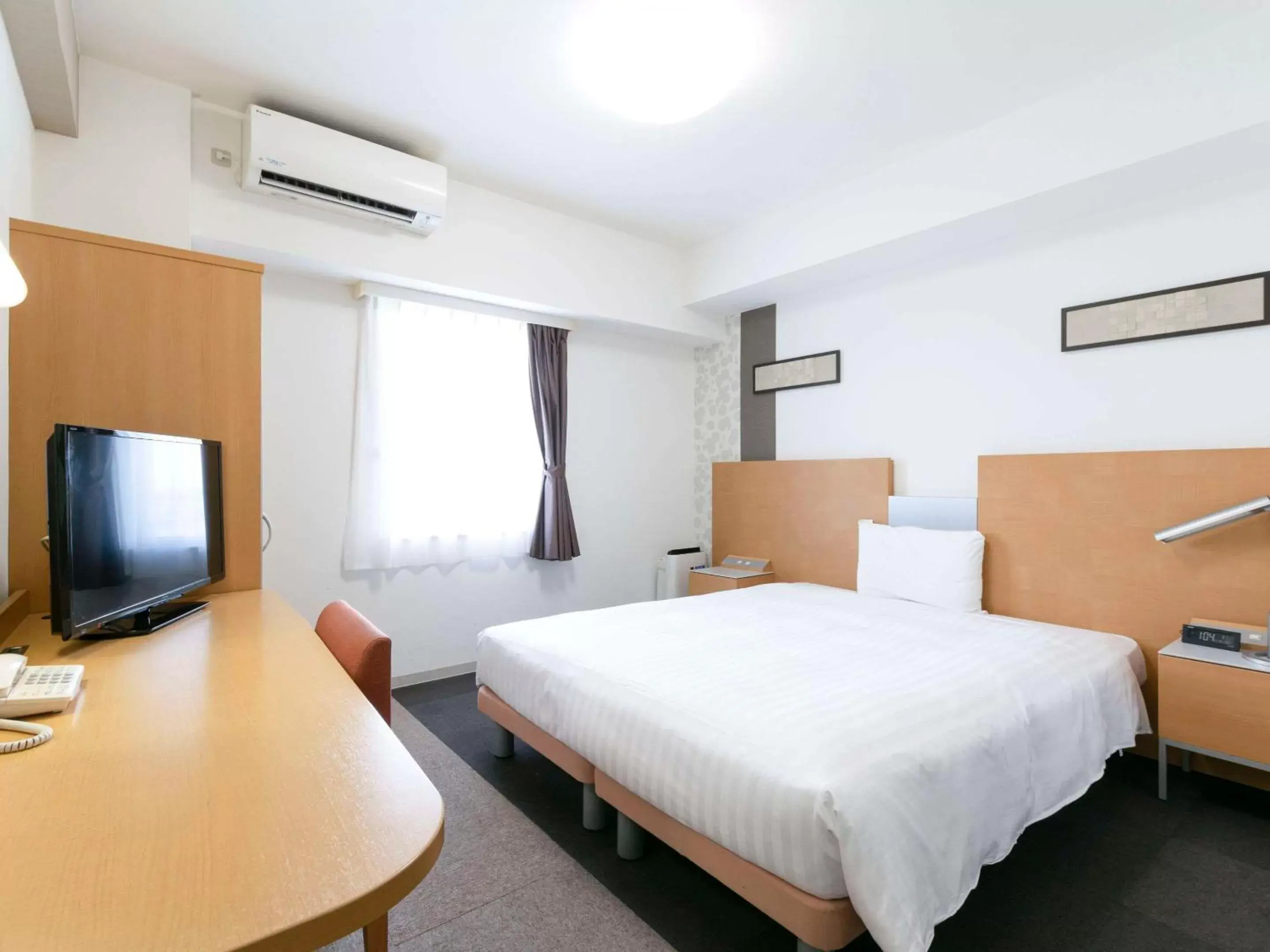 Bedroom, Bed in Comfort Hotel Central International Airport