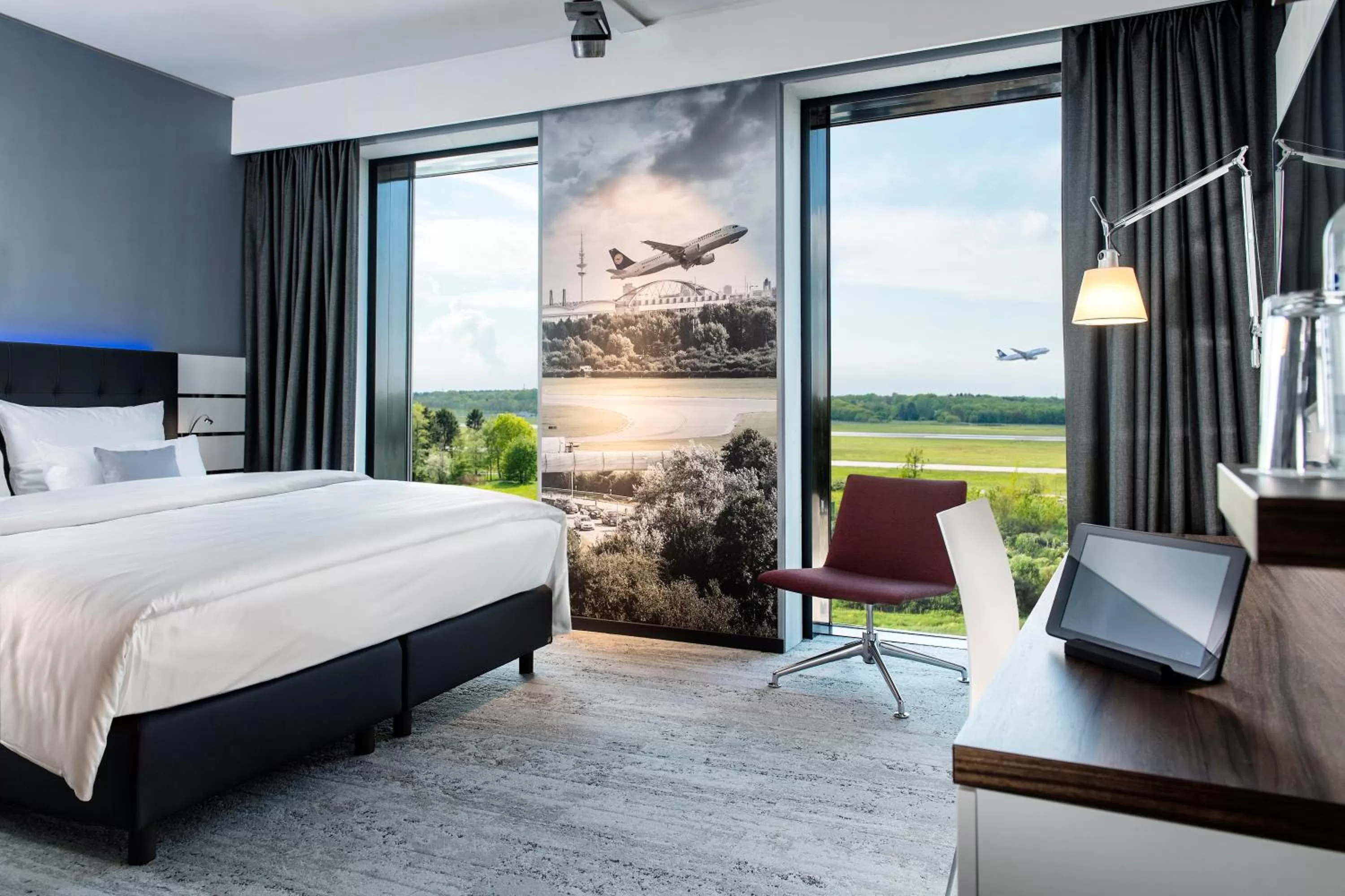 Premium Economy Class, Guest room, 1 Double, City view in Airport Plaza Hotel Hamburg, vorher bekannt als Nordport Plaza Hotel