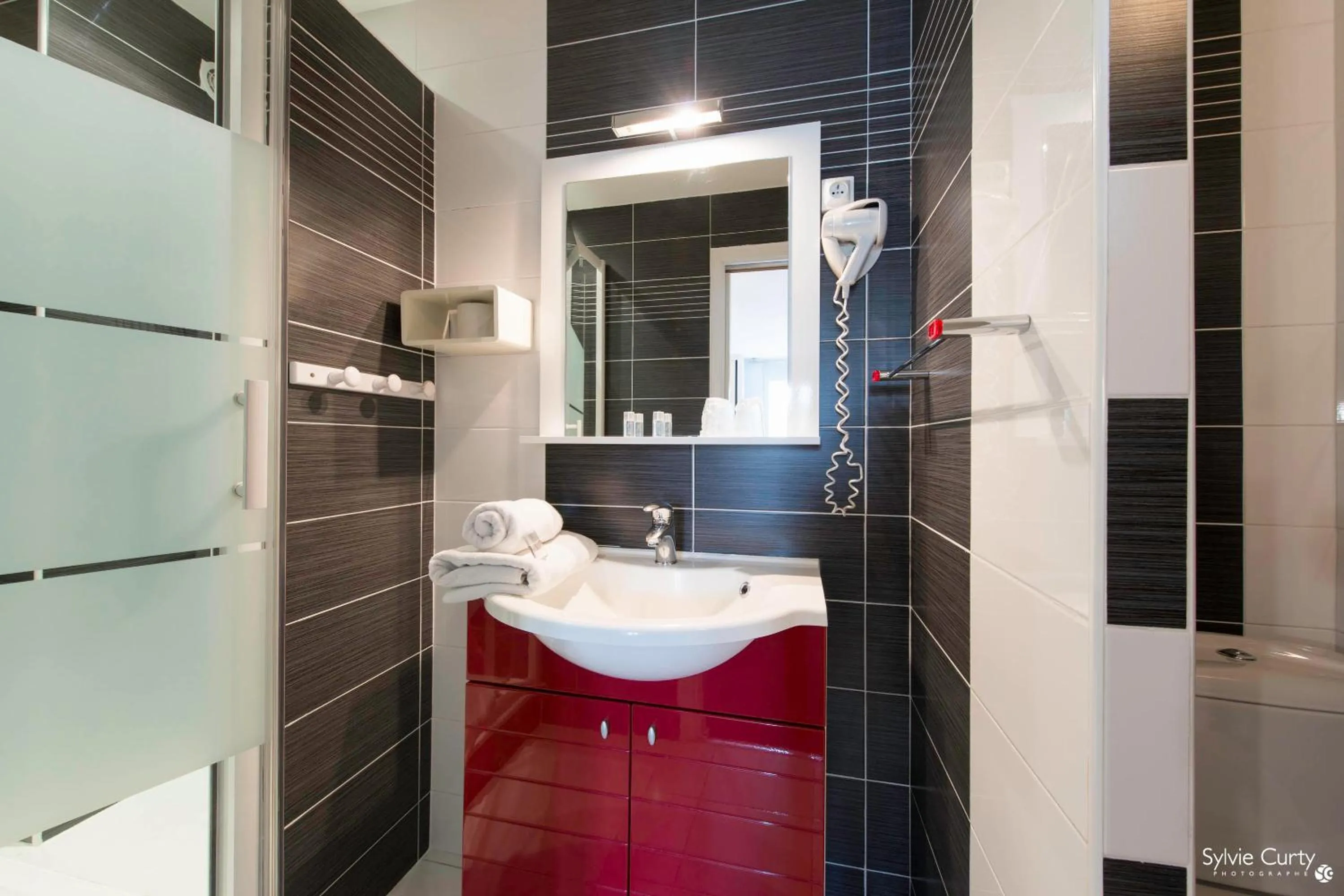 Other in Un Hotel sur le Port