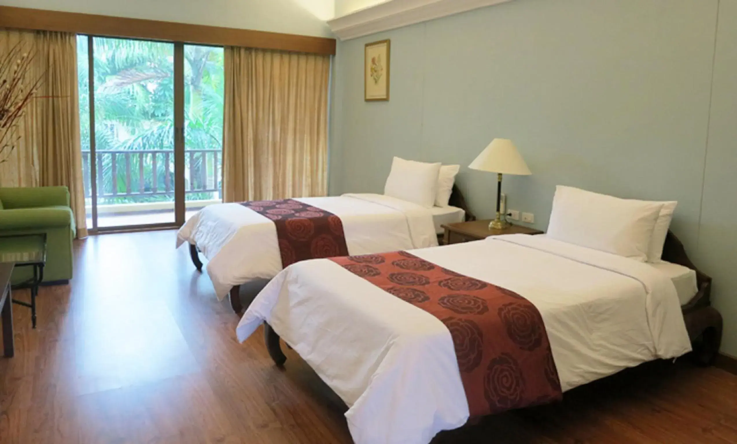 Deluxe Twin Room in Mae Pim Resort Hotel