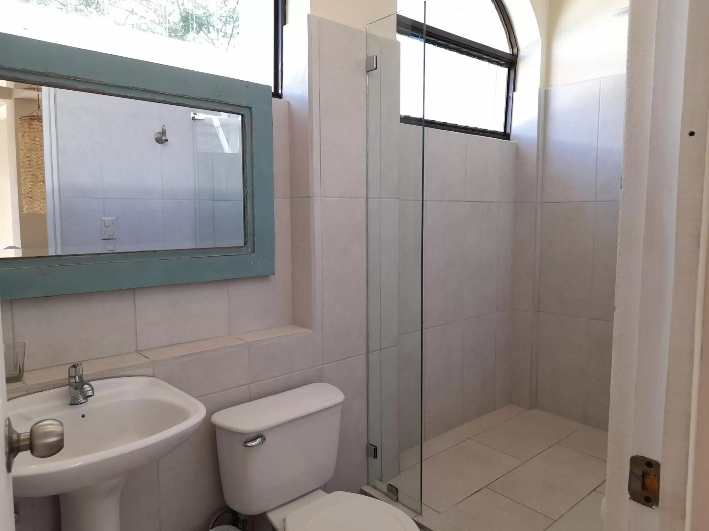 Bathroom in Zulu Surf Hotel Tamarindo