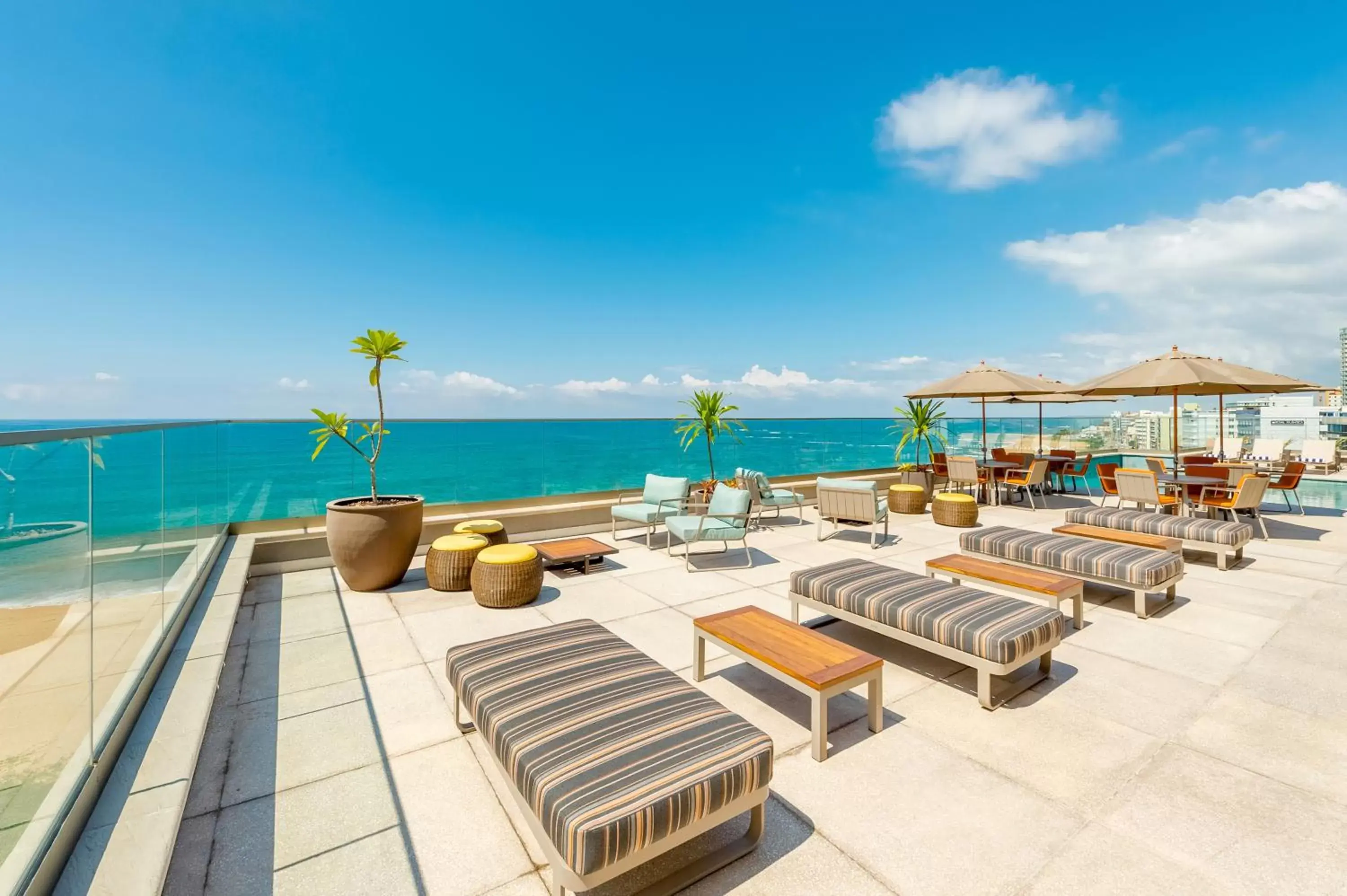 Swimming pool in Hyatt Place Macae Swimming pool in Hyatt Place Macae