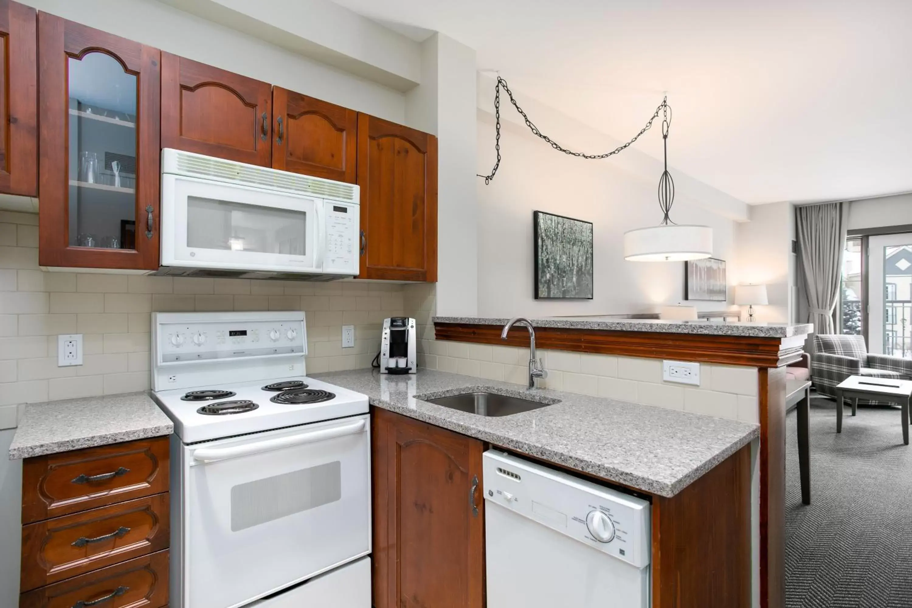 Coffee/tea facilities, Kitchen/Kitchenette in Tour des Voyageurs