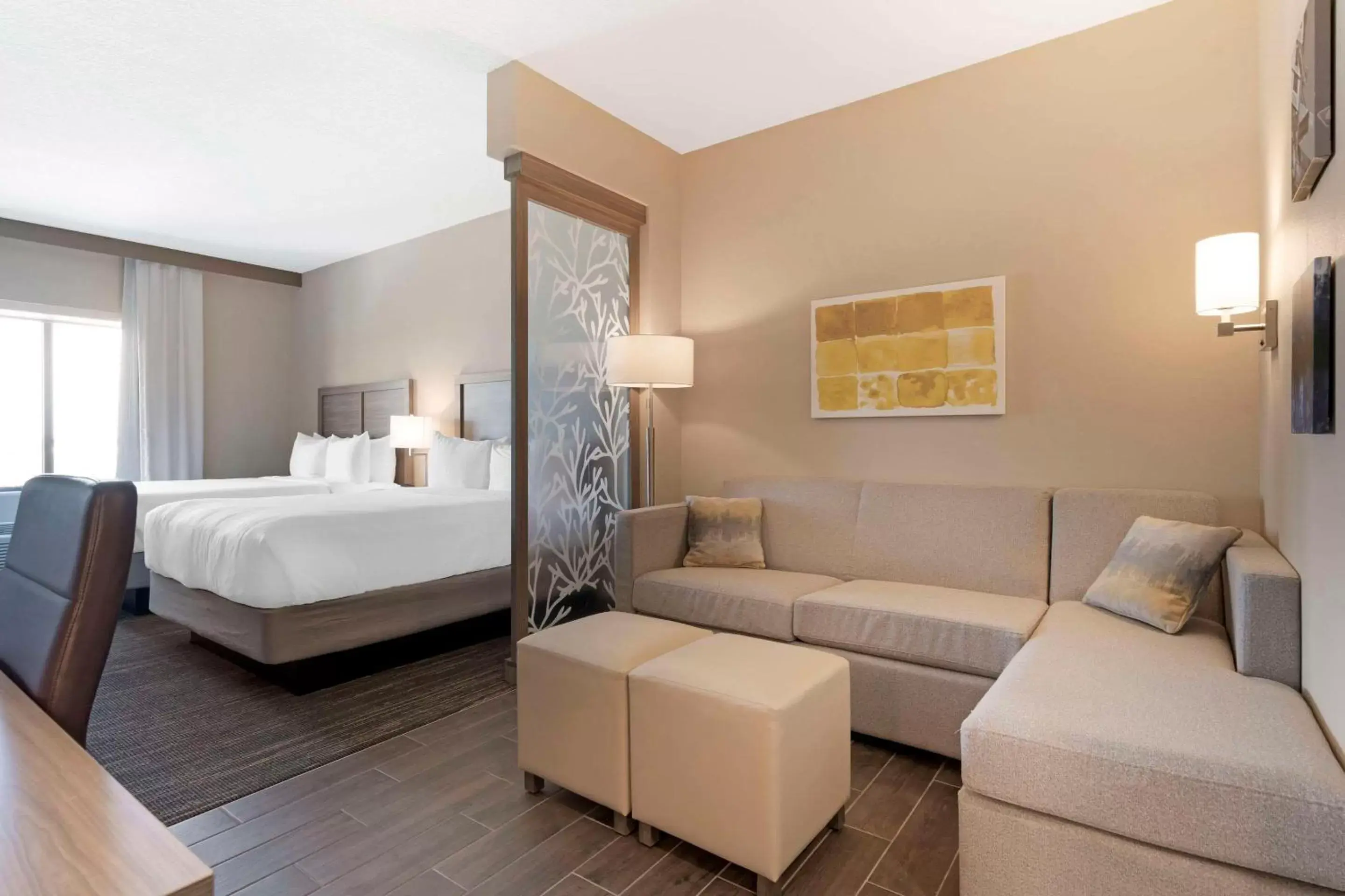 Bedroom in Comfort Suites Orlando Lake Buena Vista